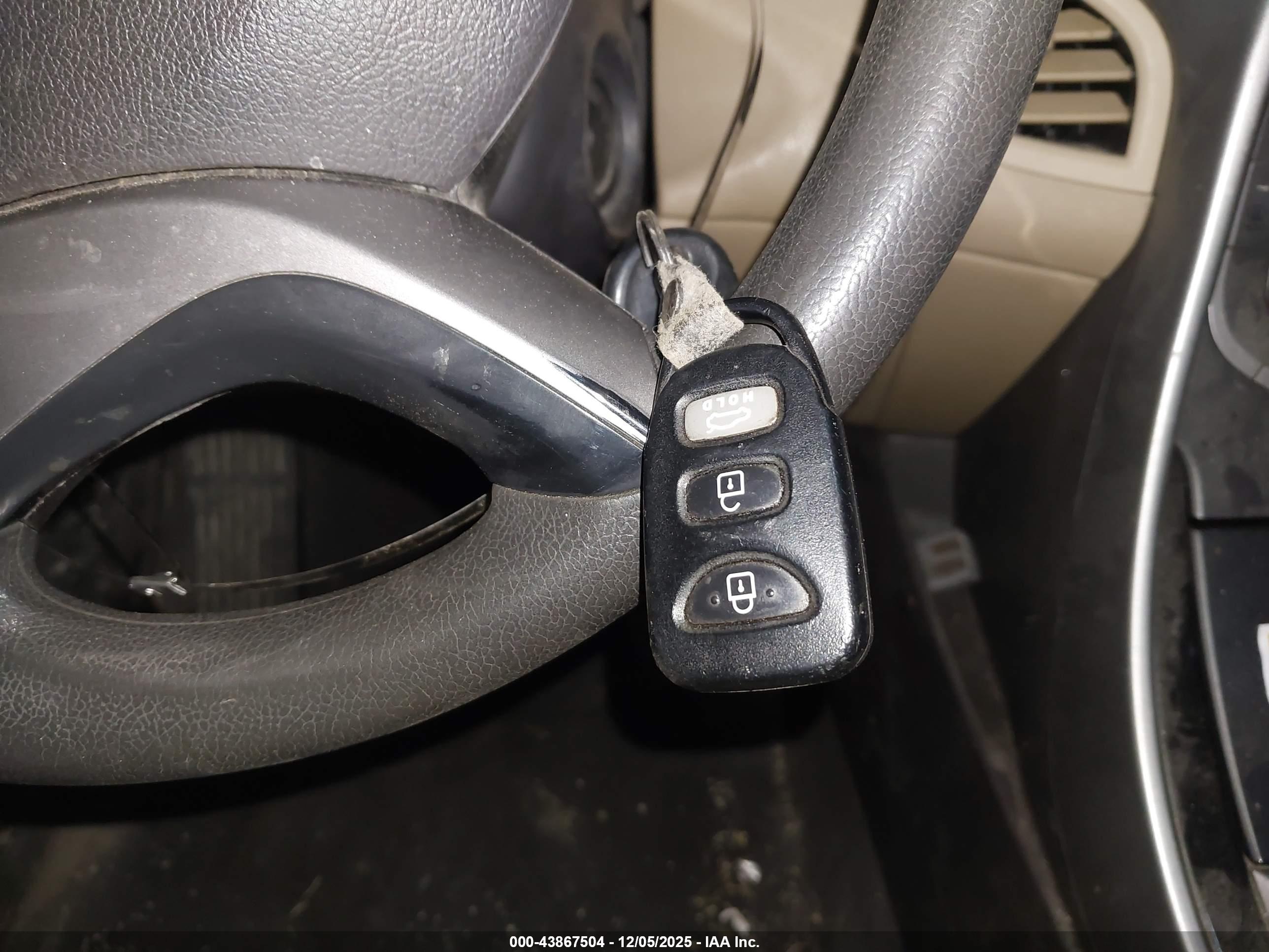 HYUNDAI ELANTRA image 11