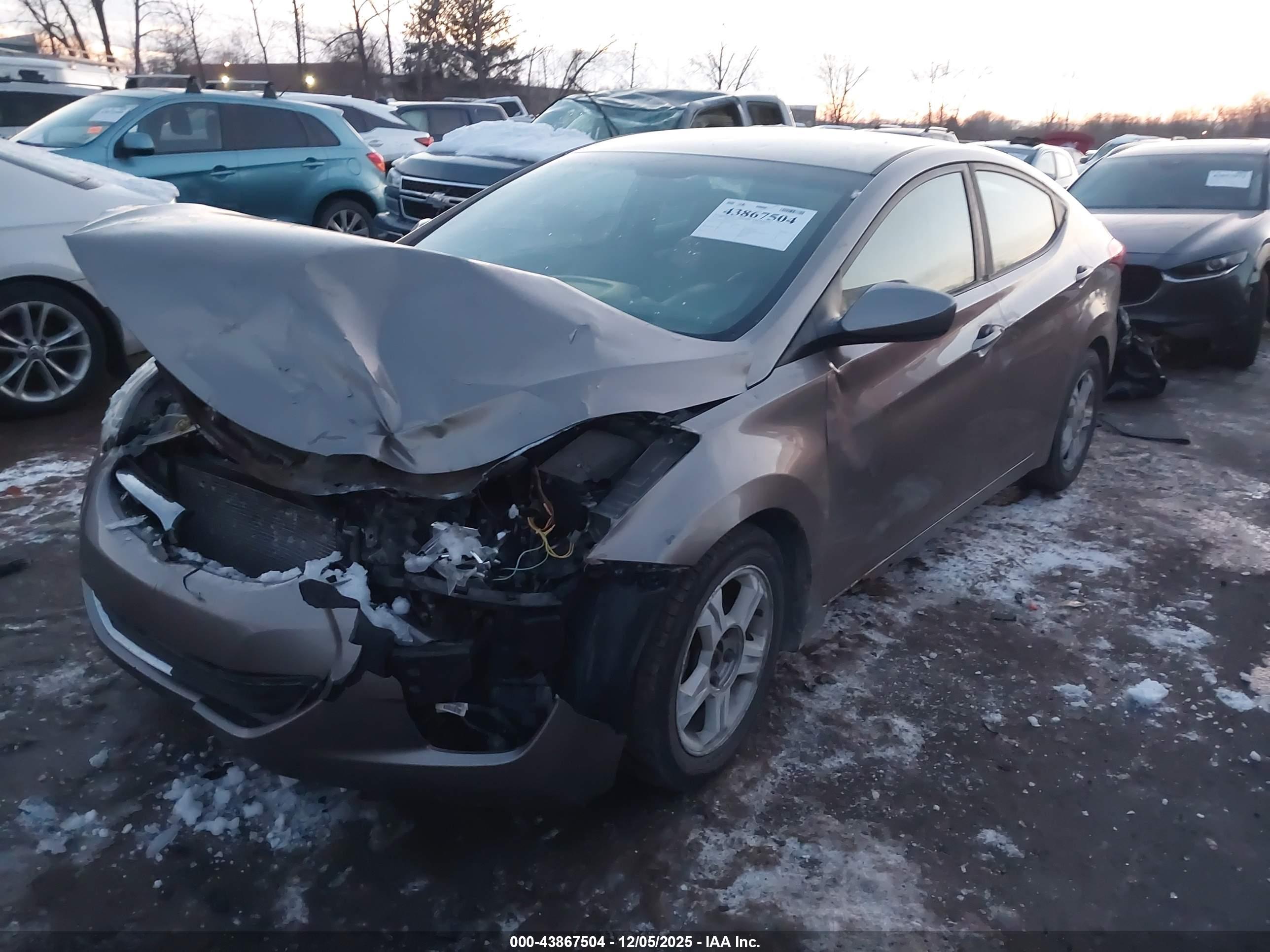 HYUNDAI ELANTRA image 2
