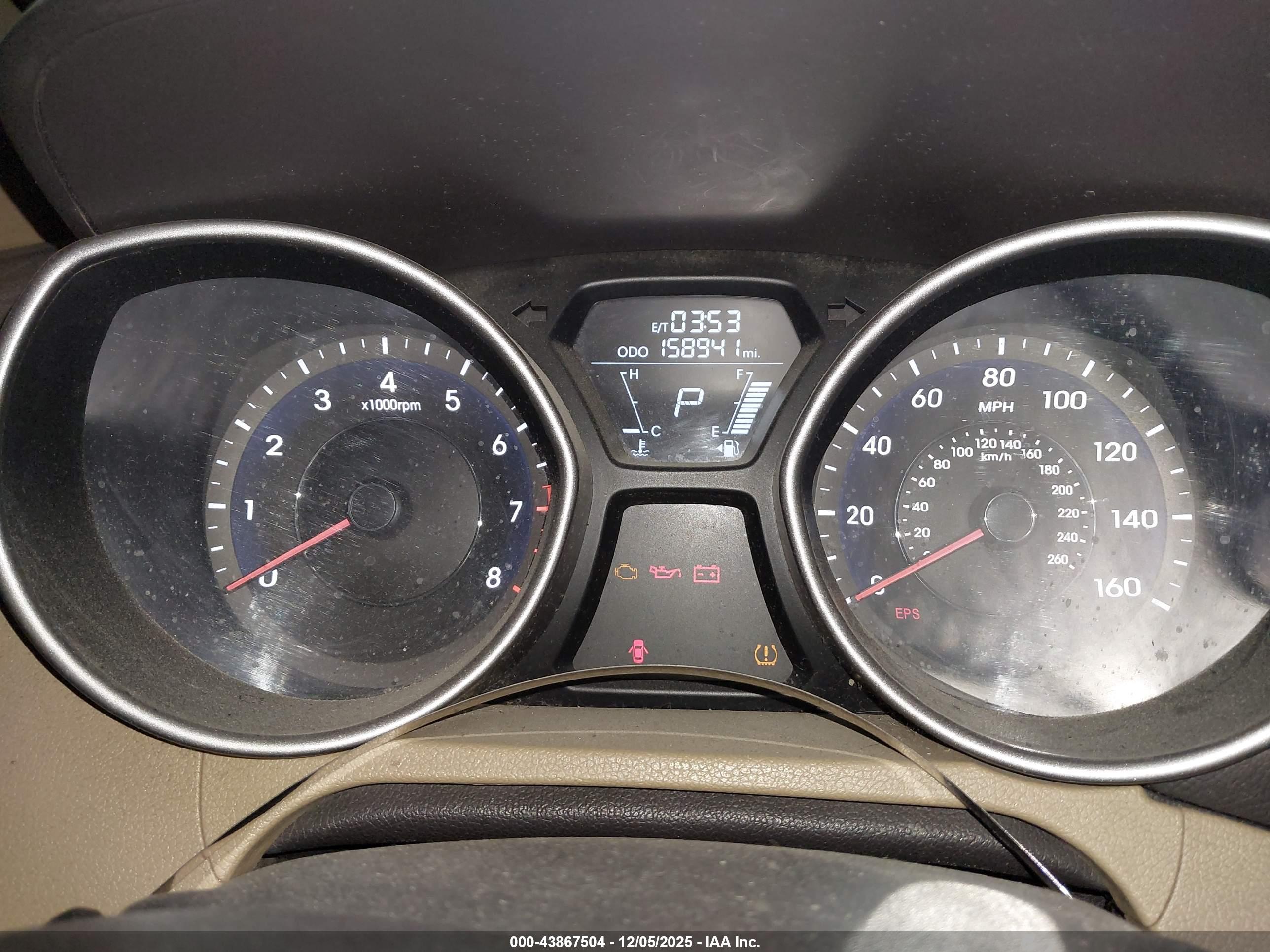 HYUNDAI ELANTRA image 7