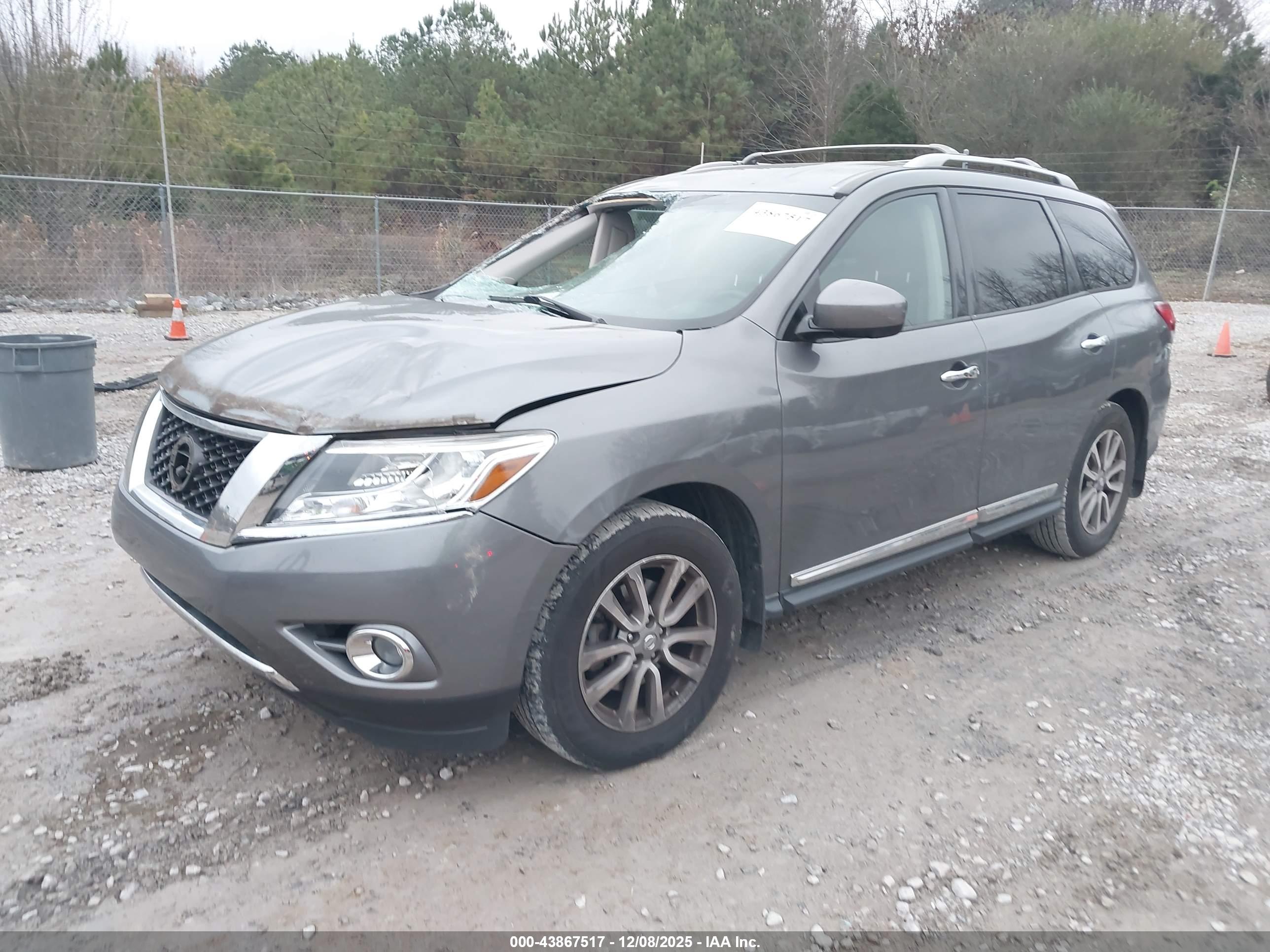 NISSAN PATHFINDER image 2
