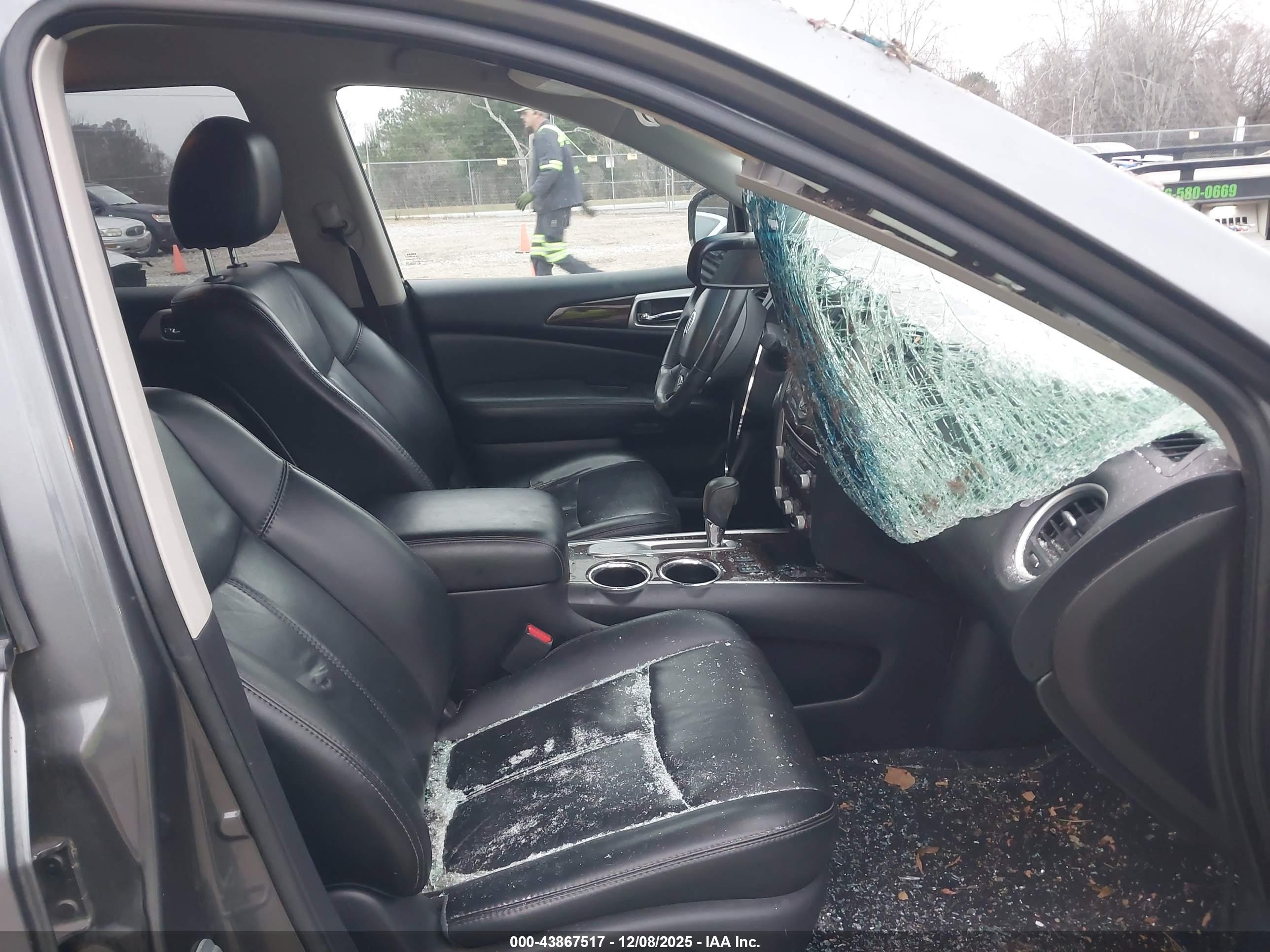 NISSAN PATHFINDER image 5