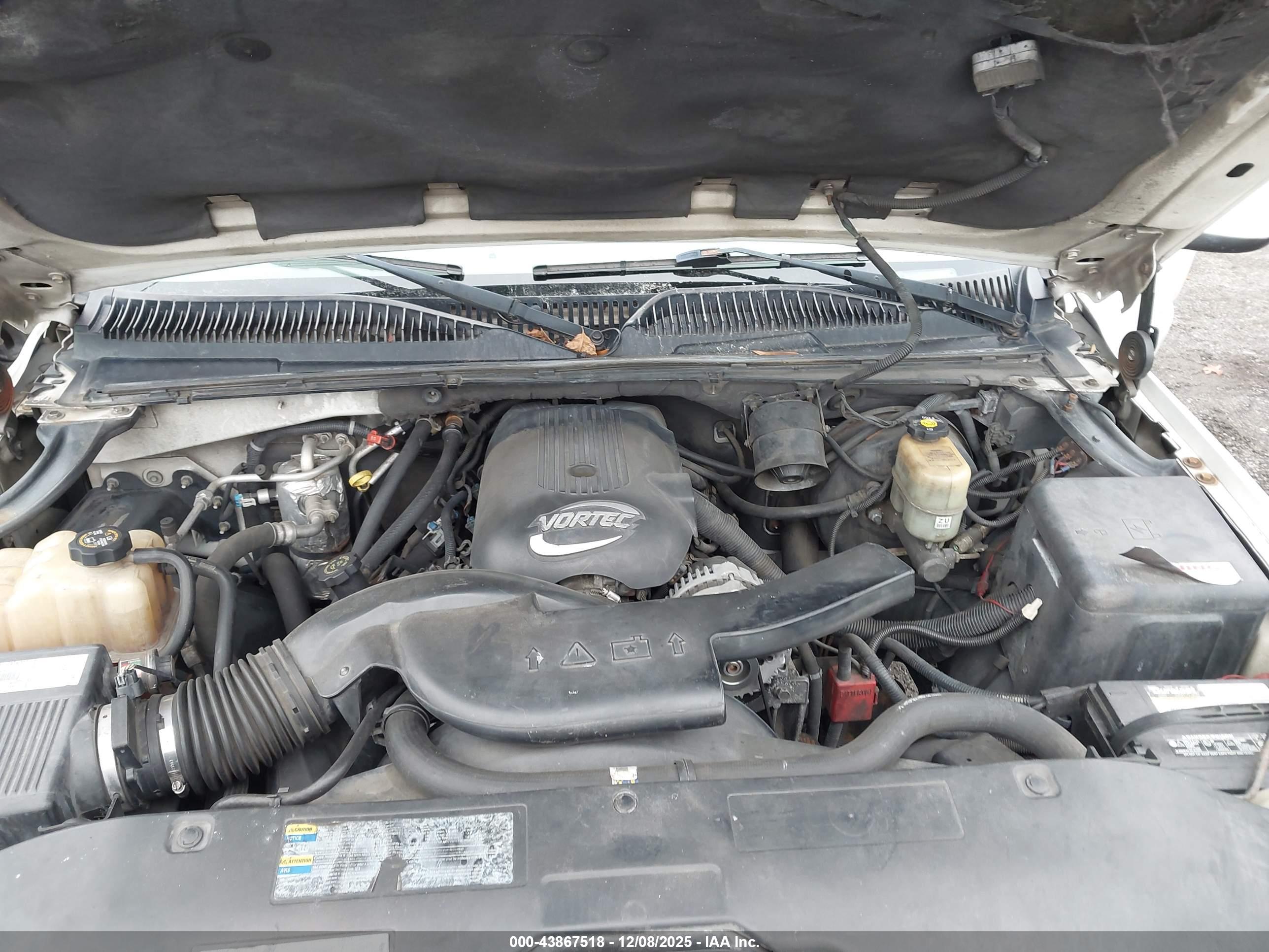 CHEVROLET TAHOE image 10