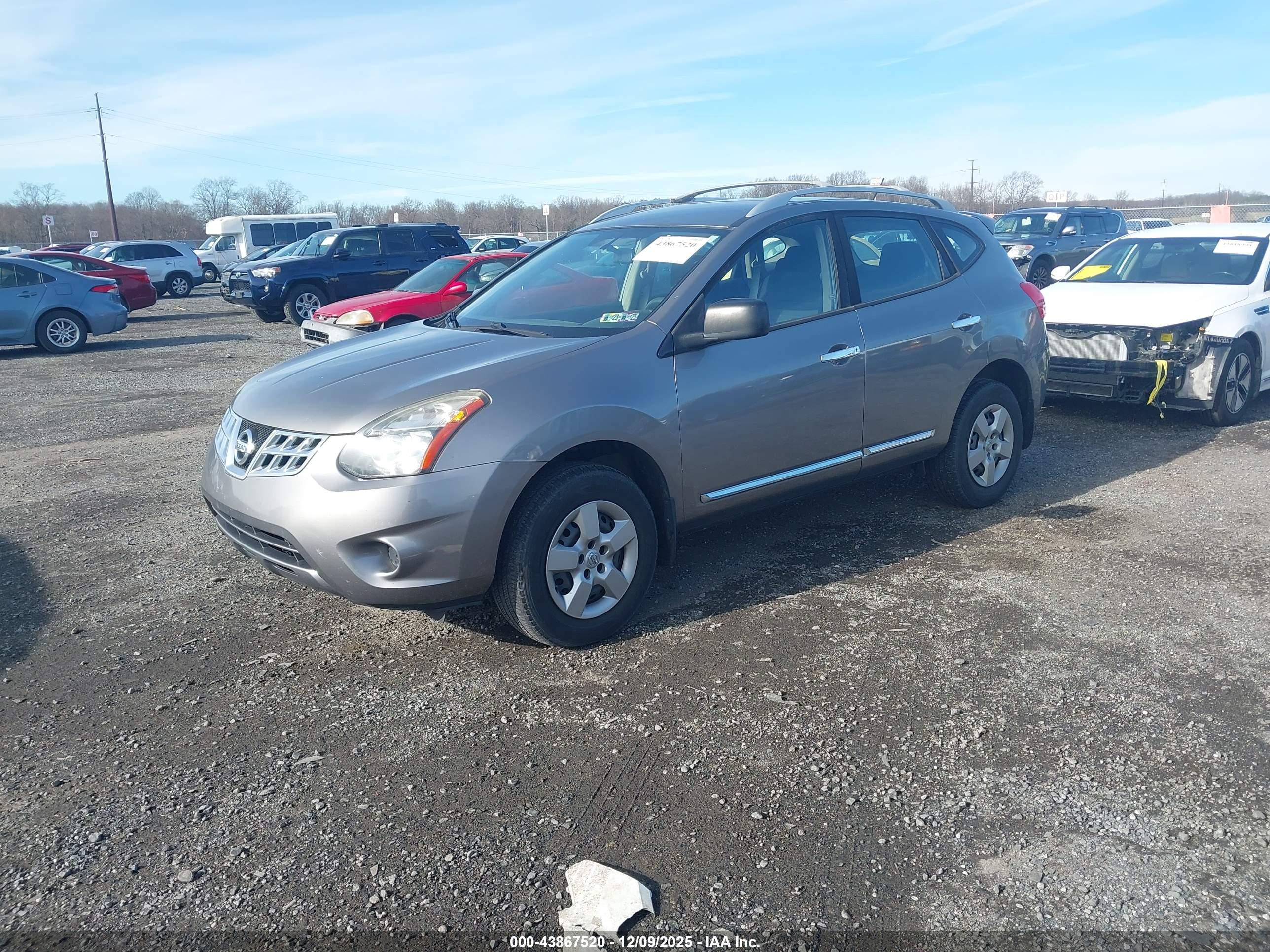 NISSAN ROGUE image 2