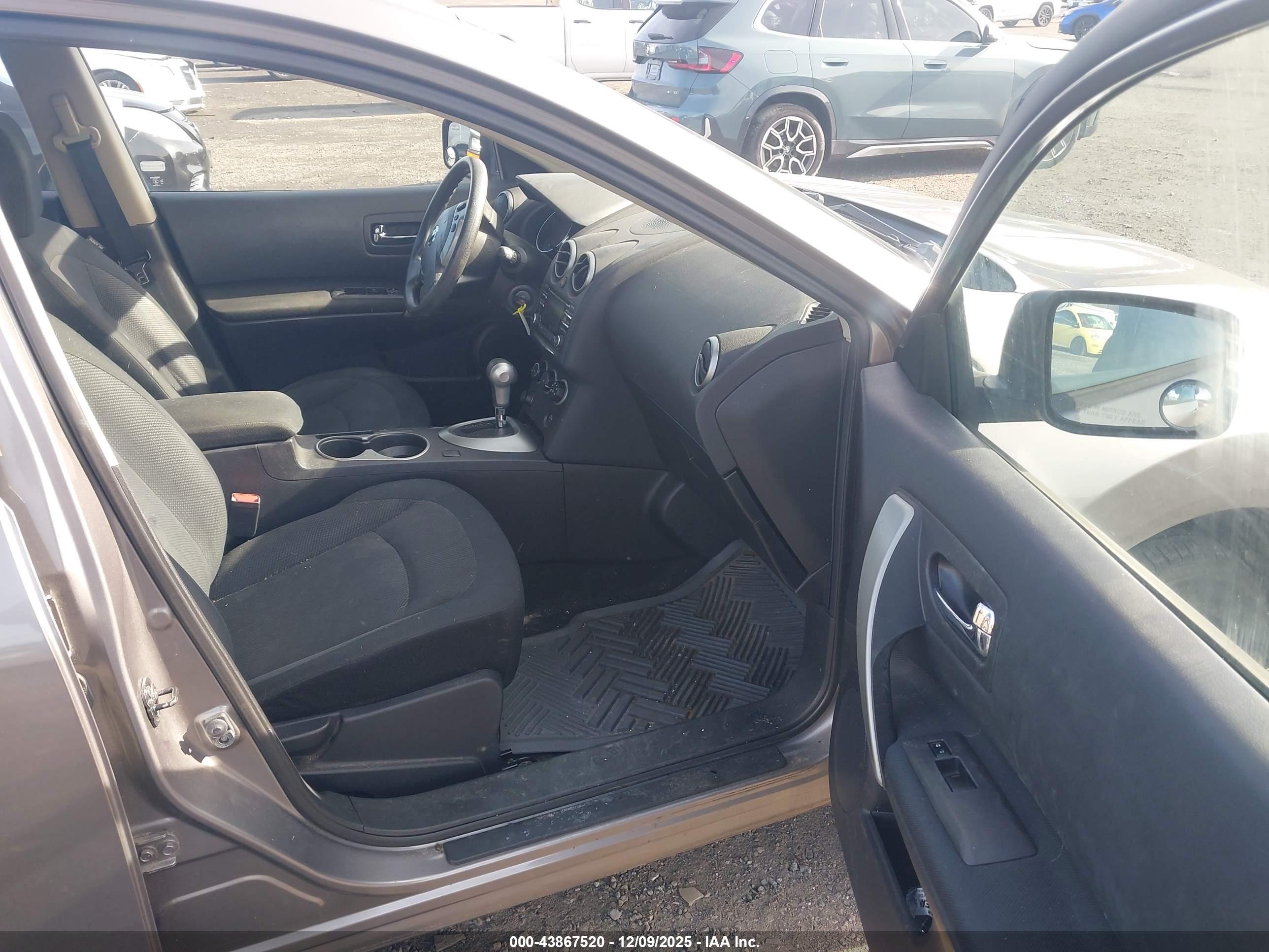 NISSAN ROGUE image 5