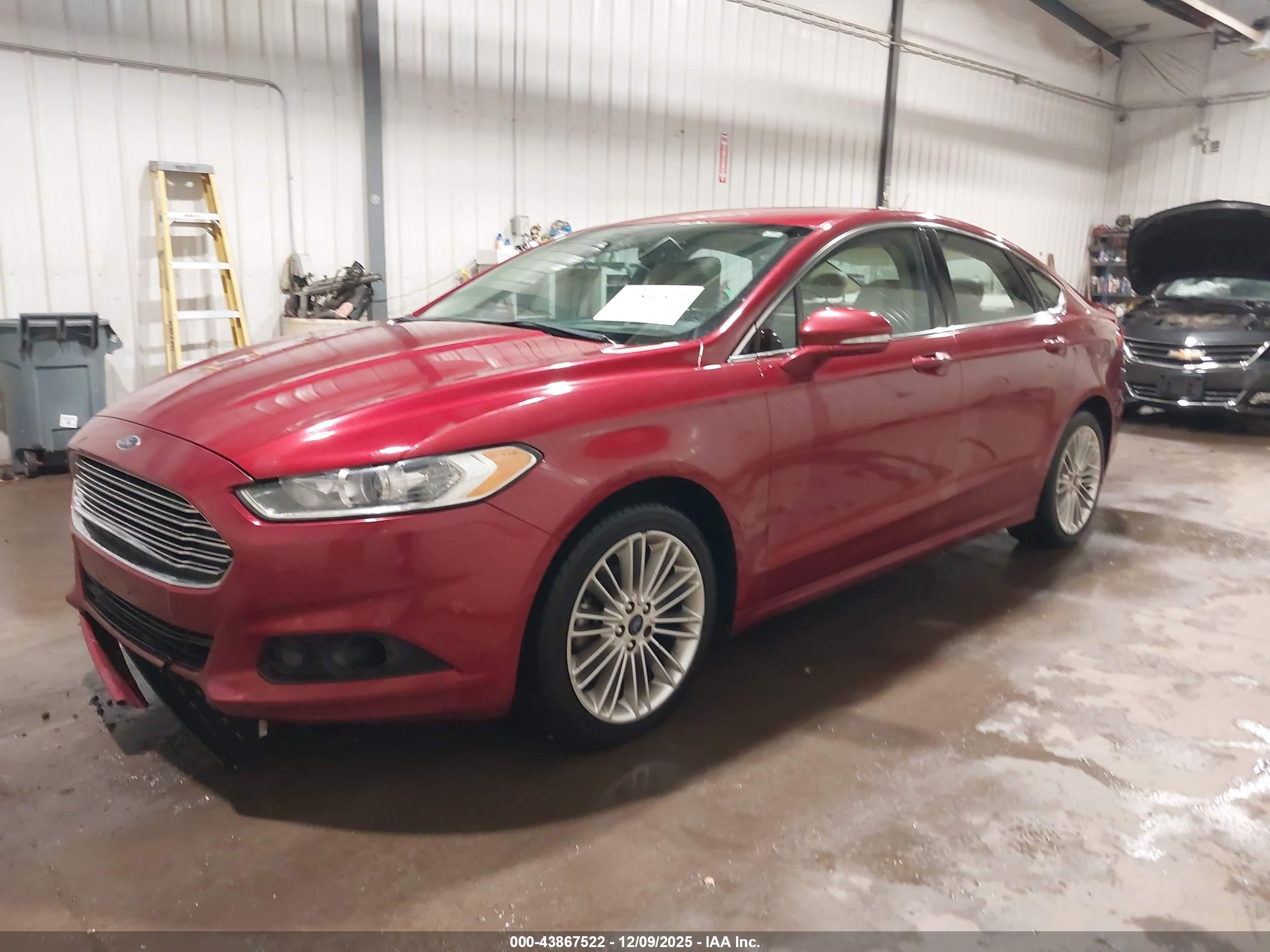 FORD FUSION image 2