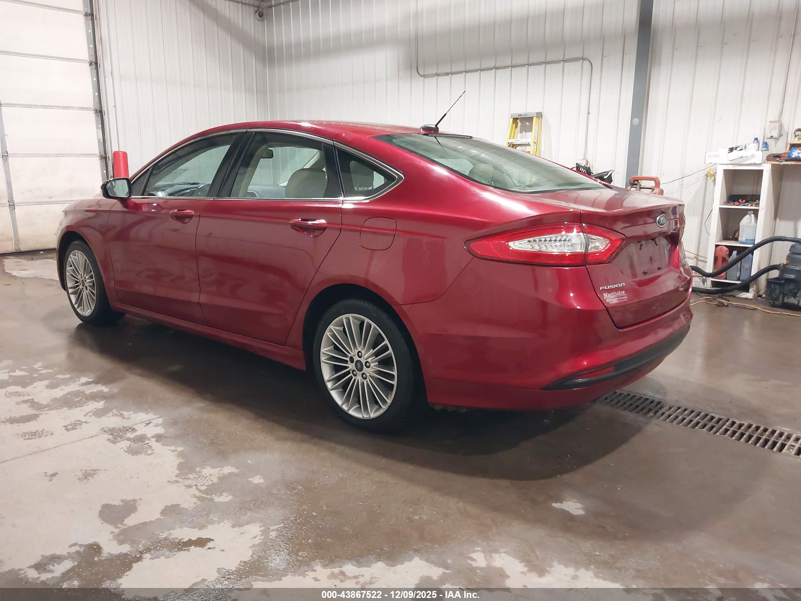 FORD FUSION image 3