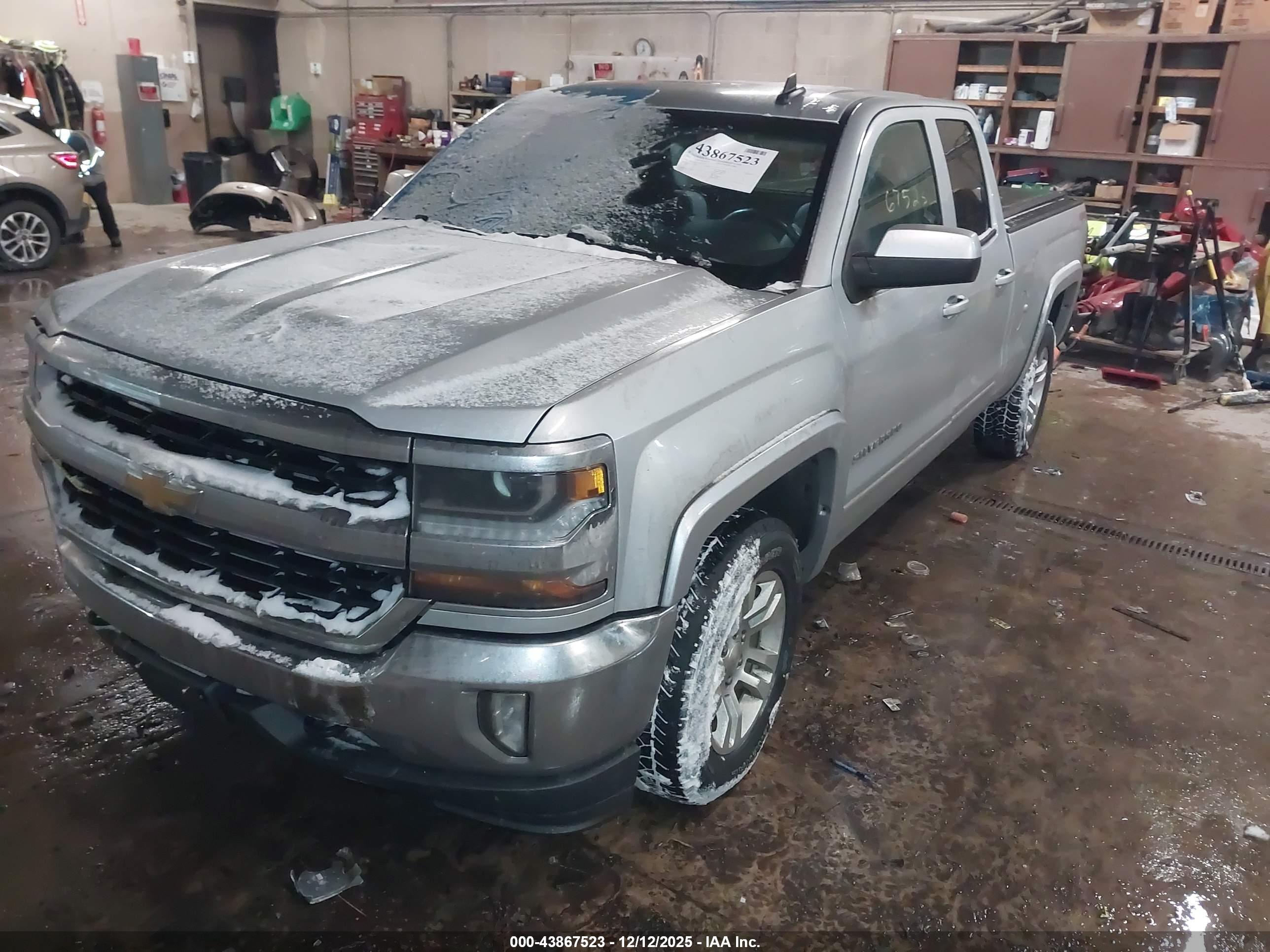 CHEVROLET SILVERADO image 2