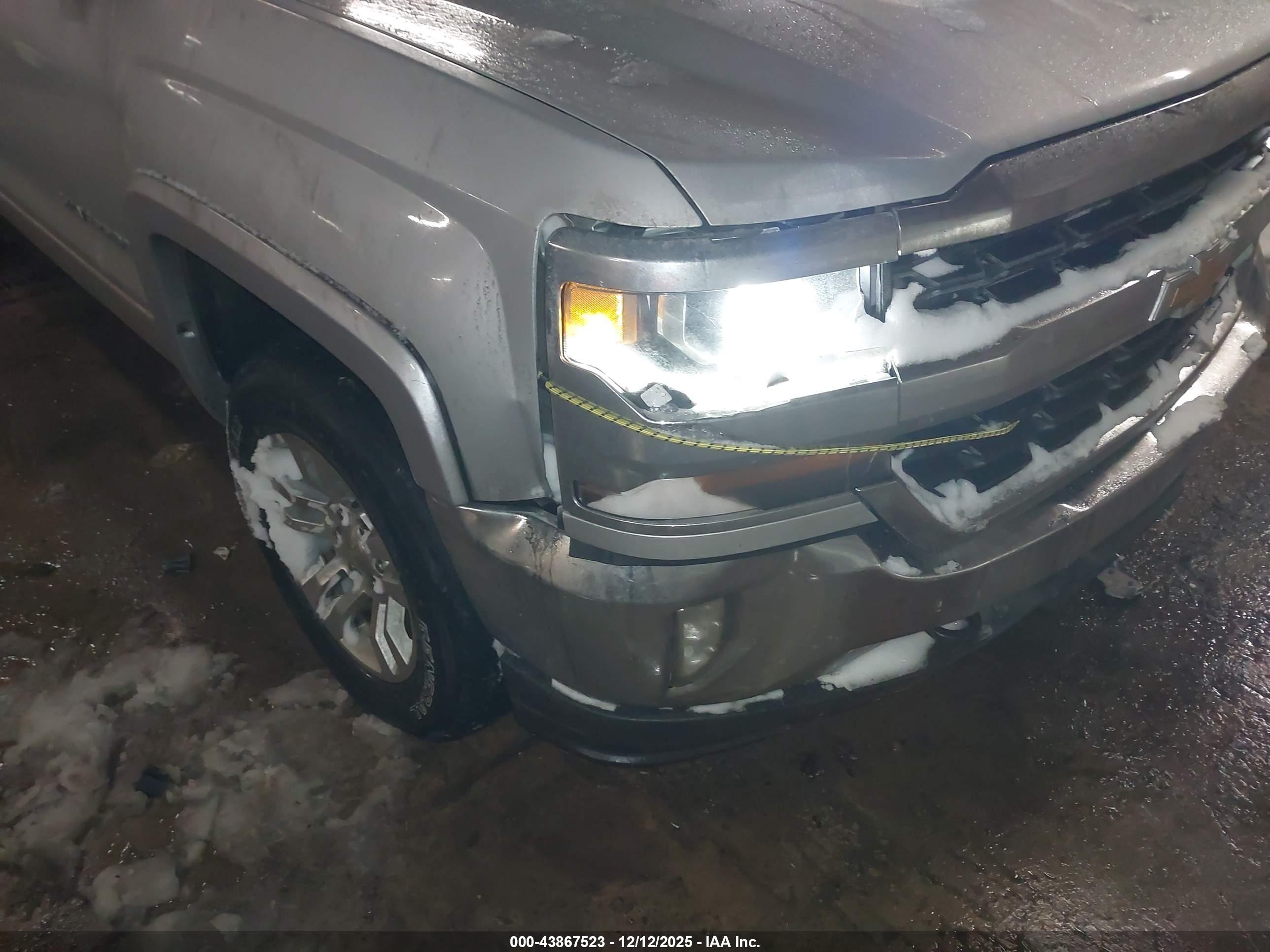 CHEVROLET SILVERADO image 6