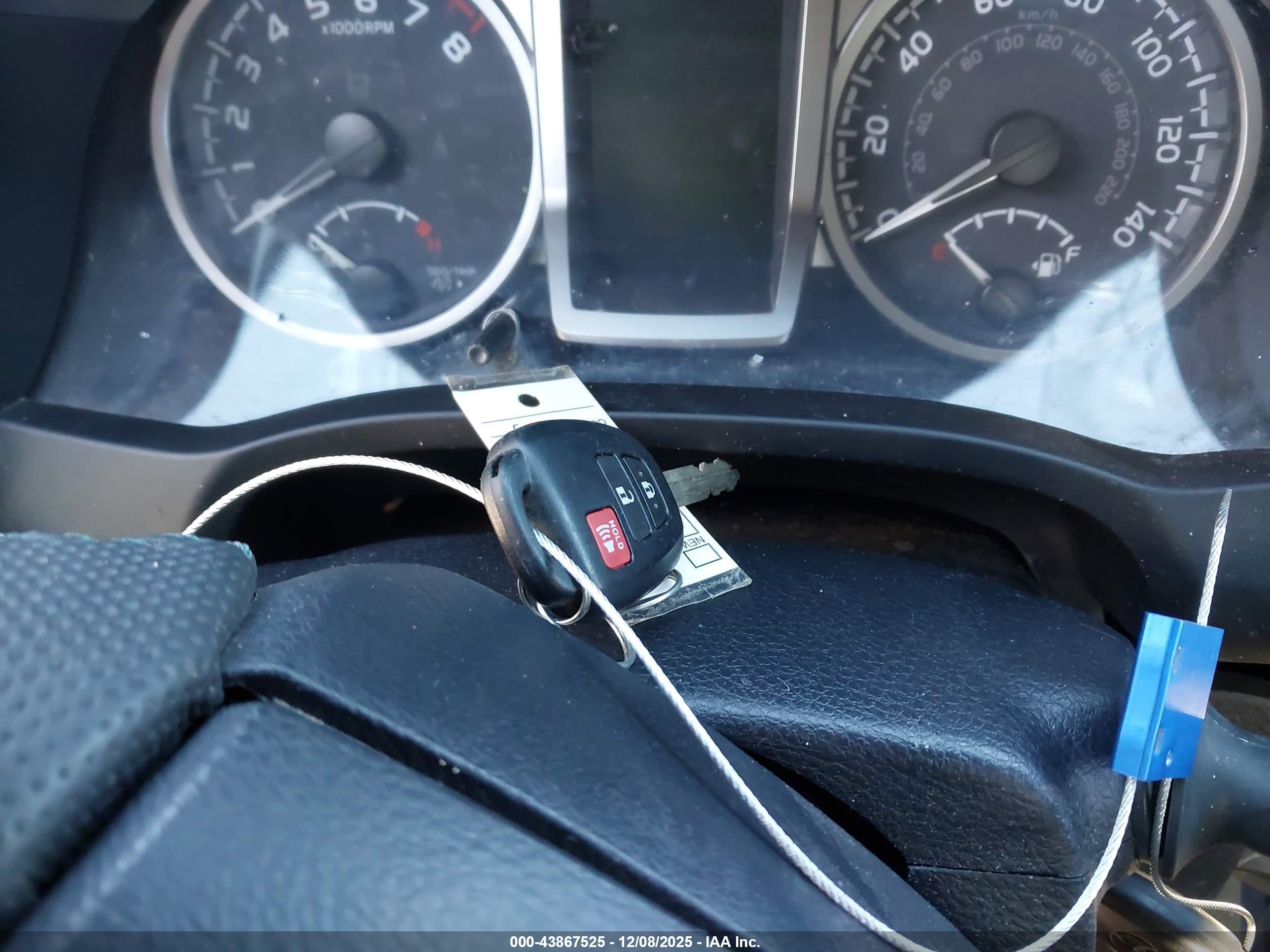 TOYOTA TACOMA image 11