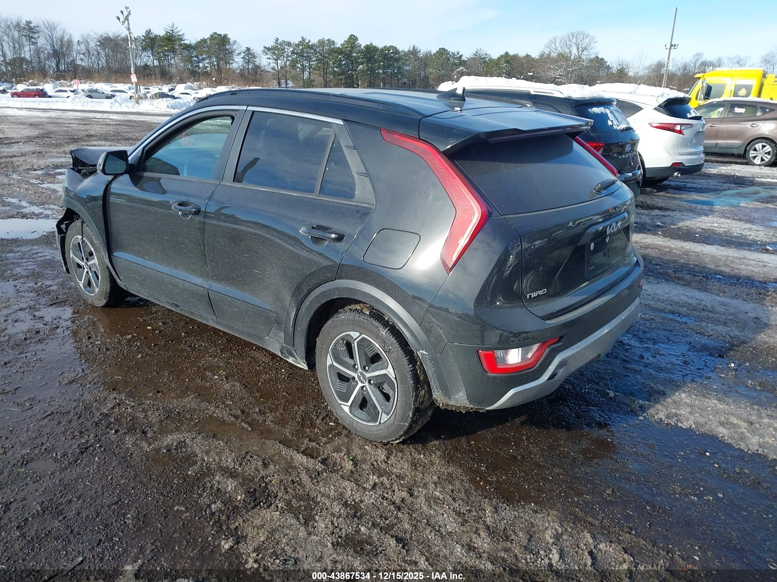 KIA NIRO image 3