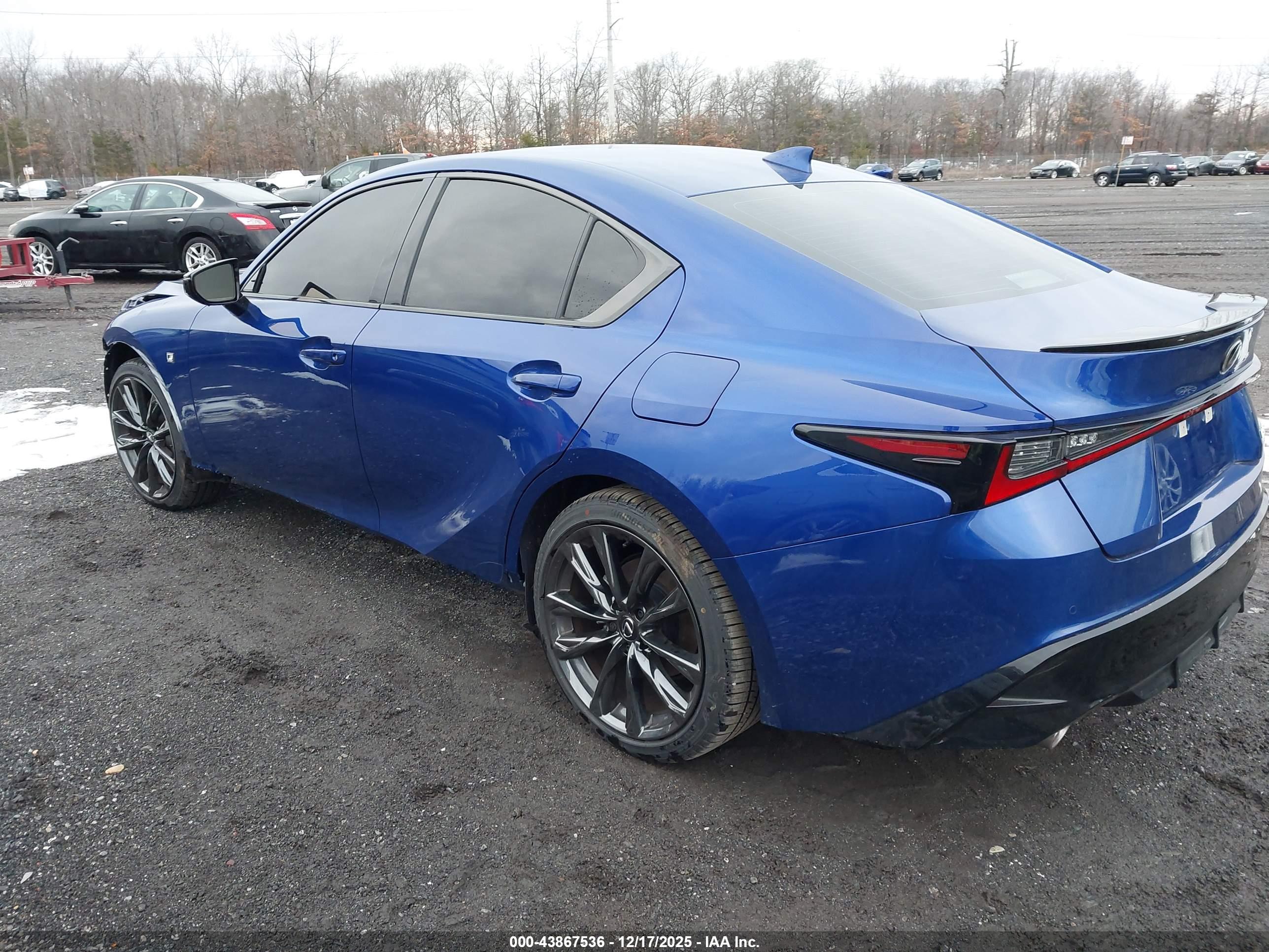 LEXUS IS image 3