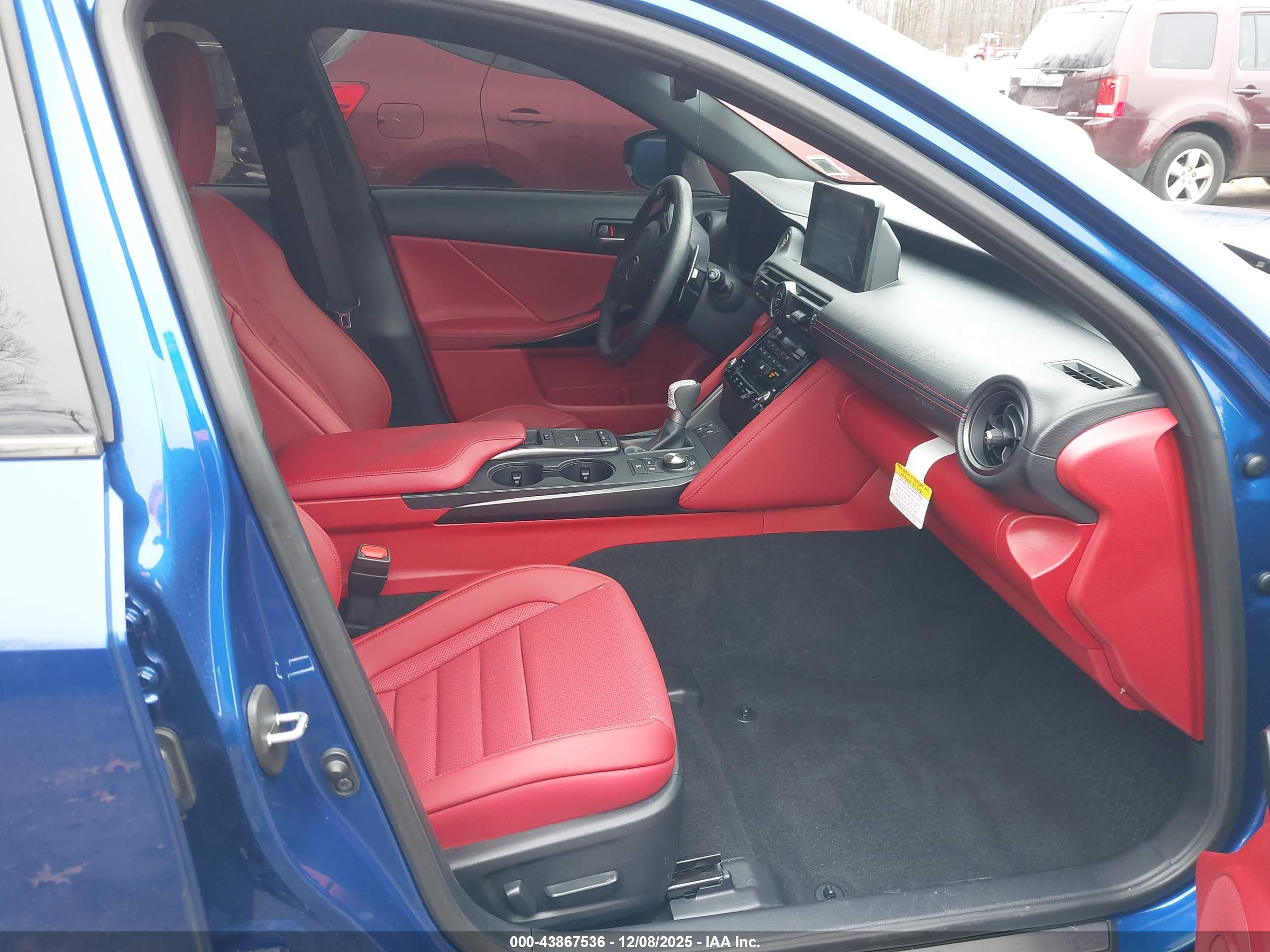 LEXUS IS image 5