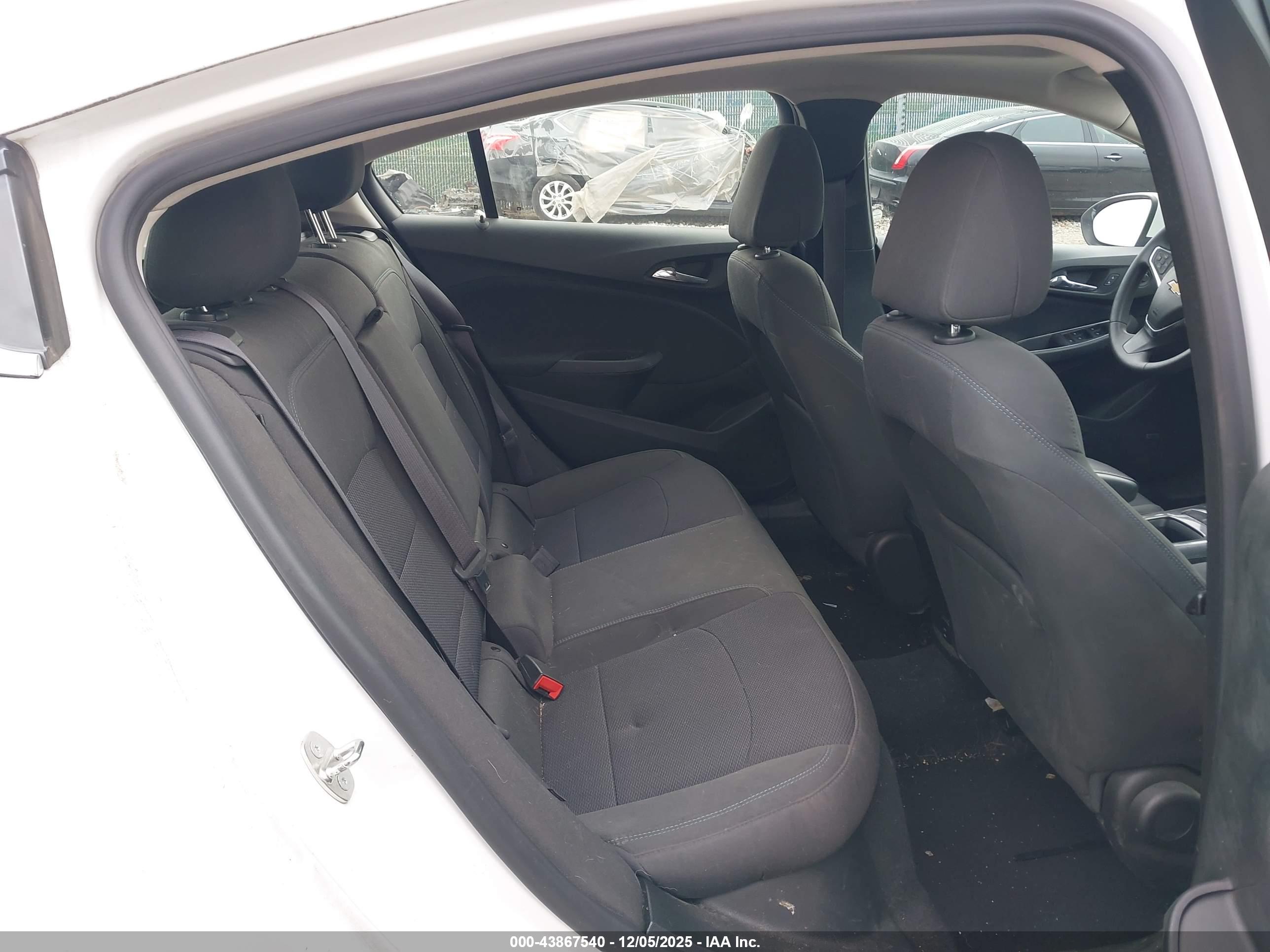 CHEVROLET CRUZE image 8