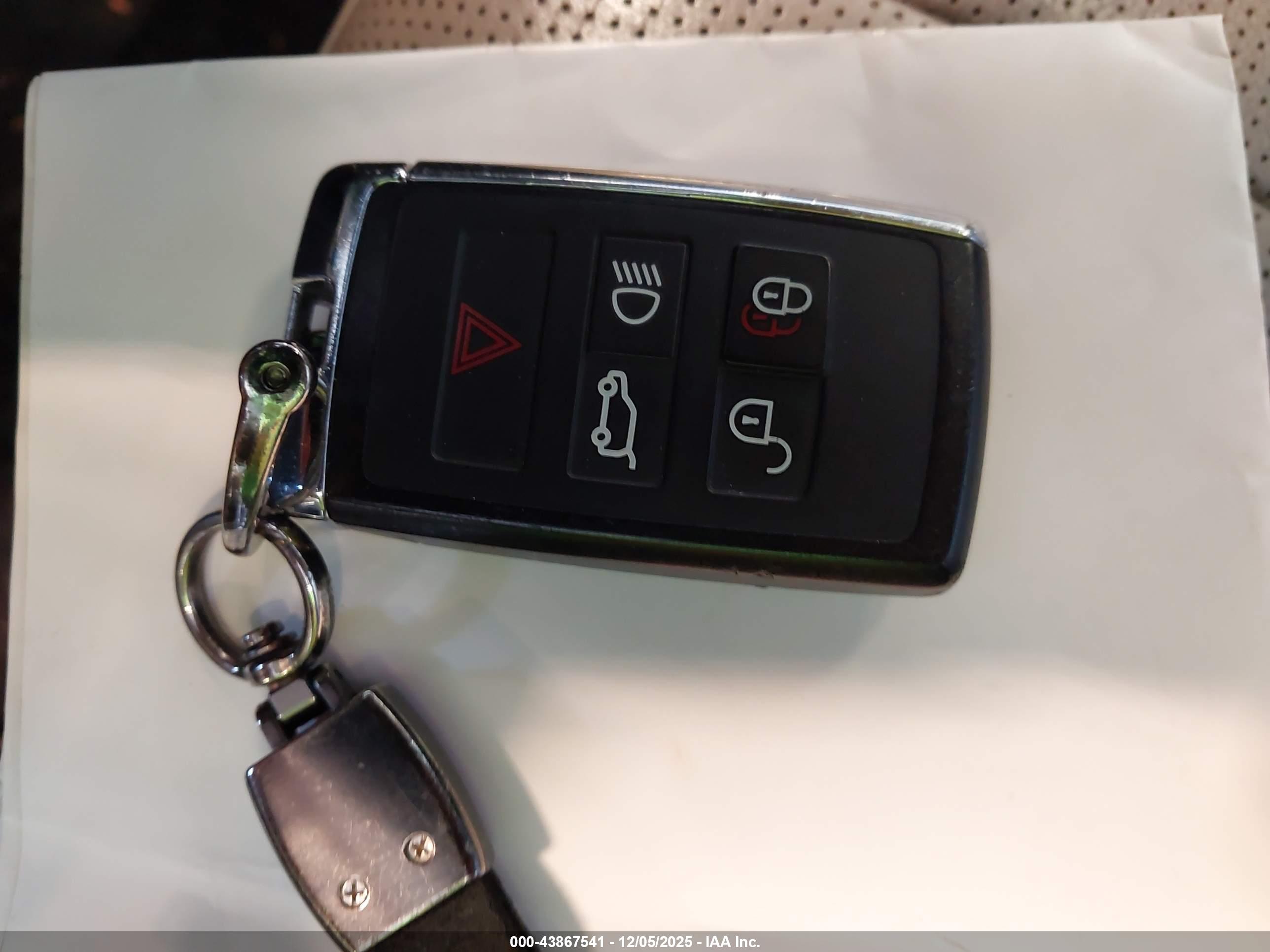 LAND ROVER image 11
