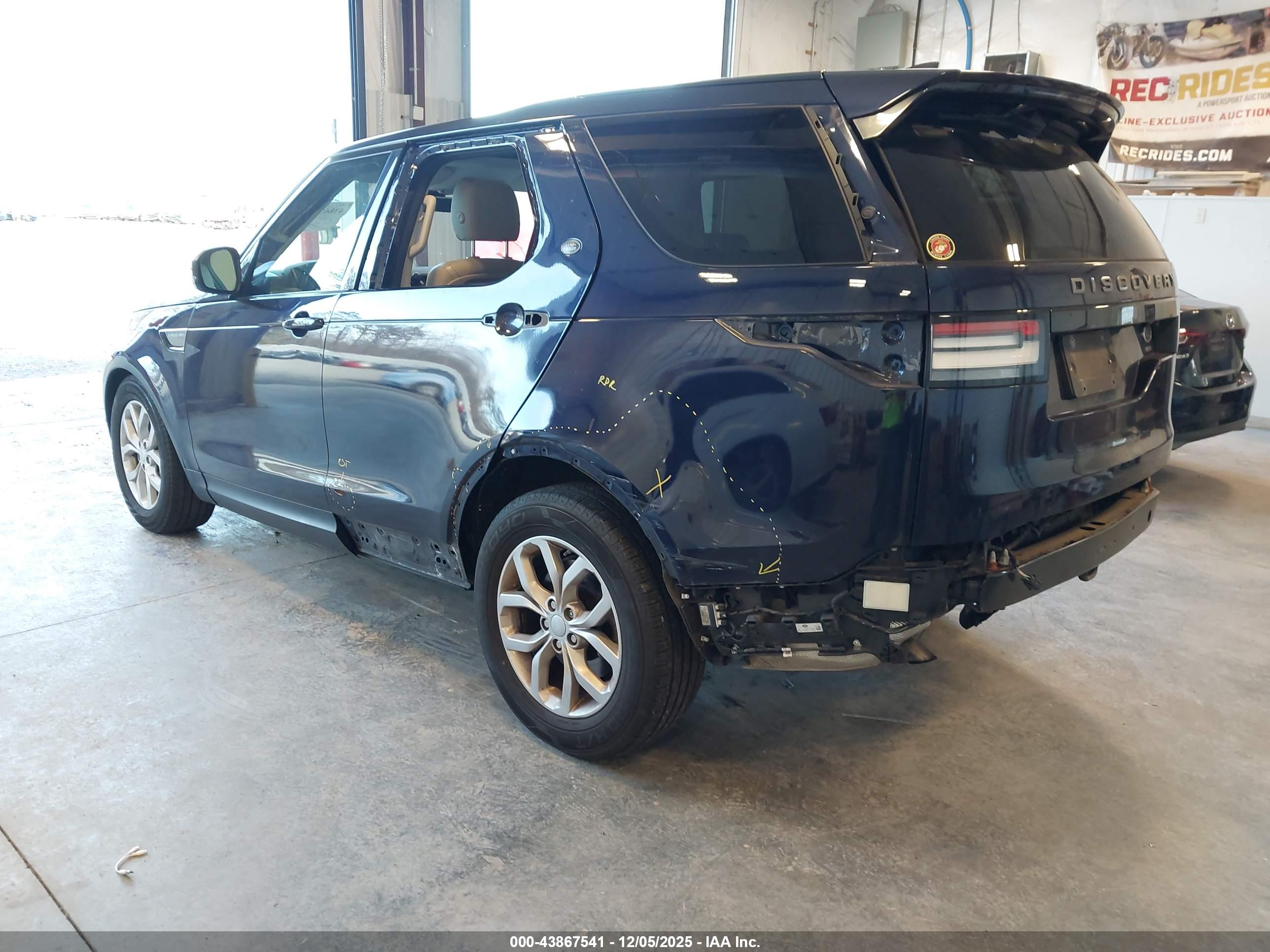 LAND ROVER image 3