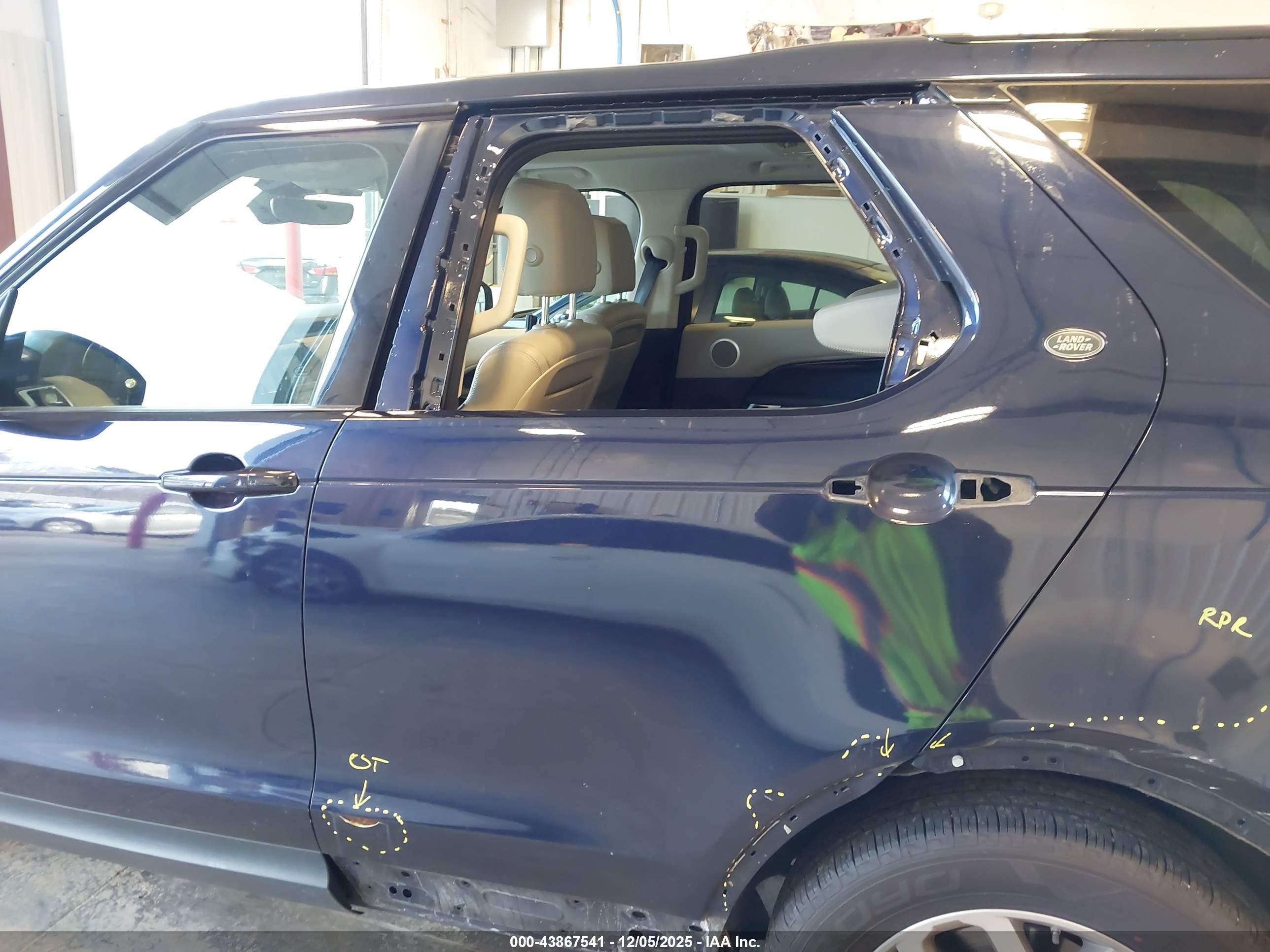 LAND ROVER image 6