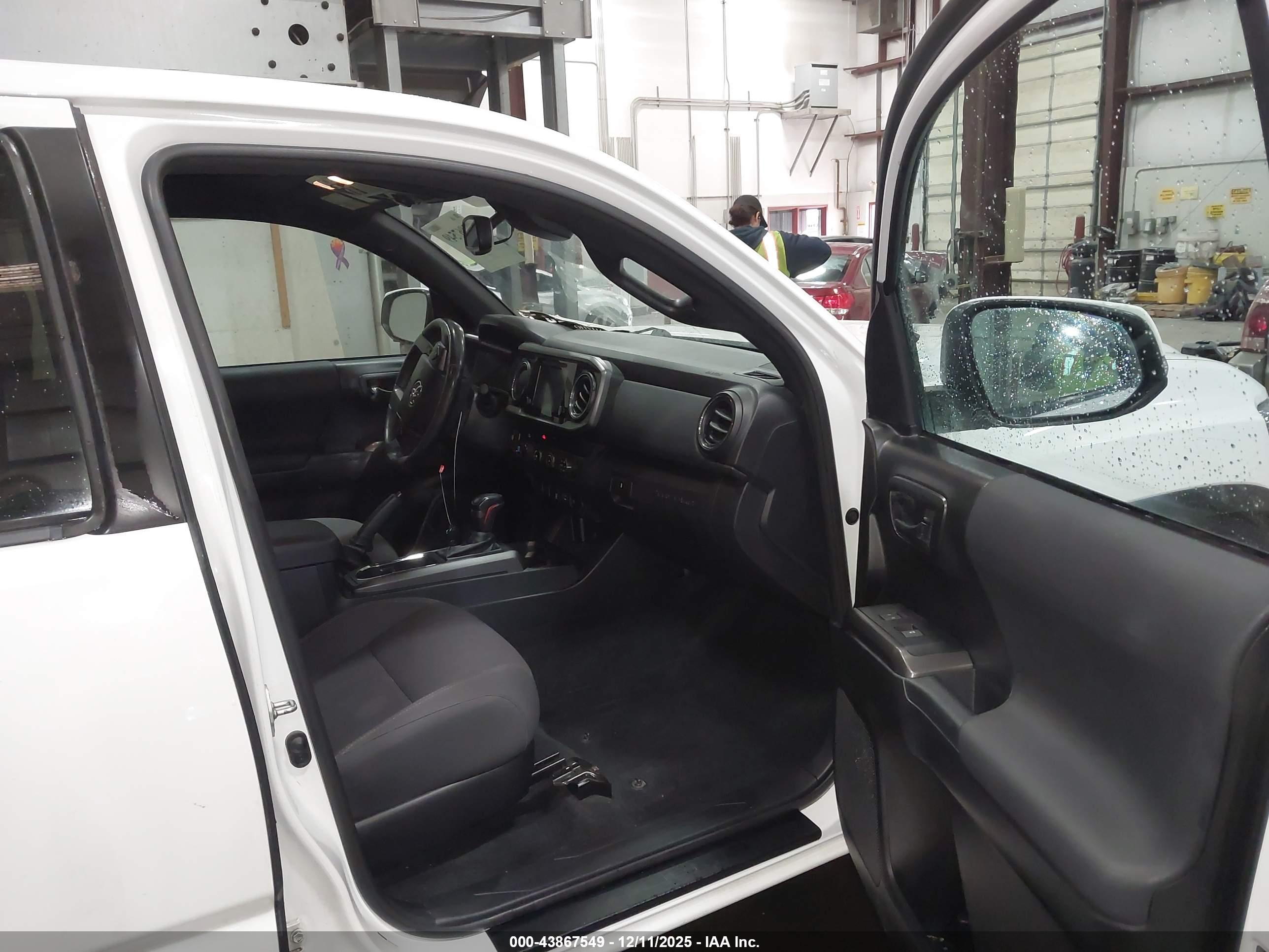 TOYOTA TACOMA image 5
