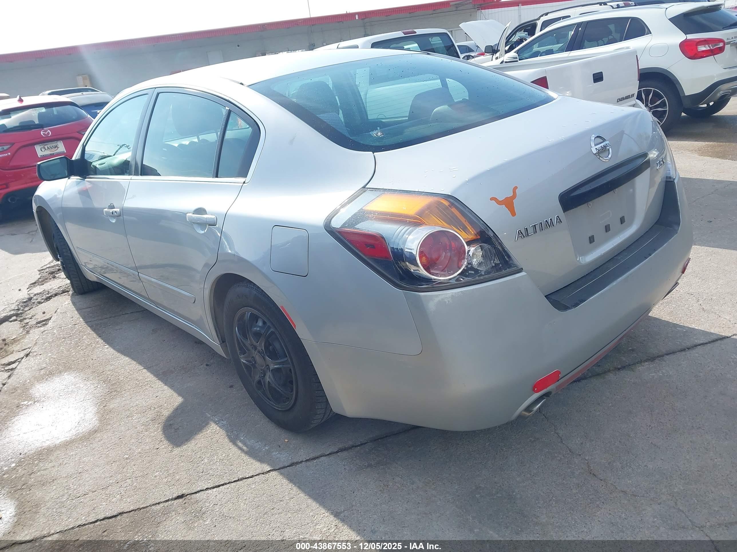 NISSAN ALTIMA image 3