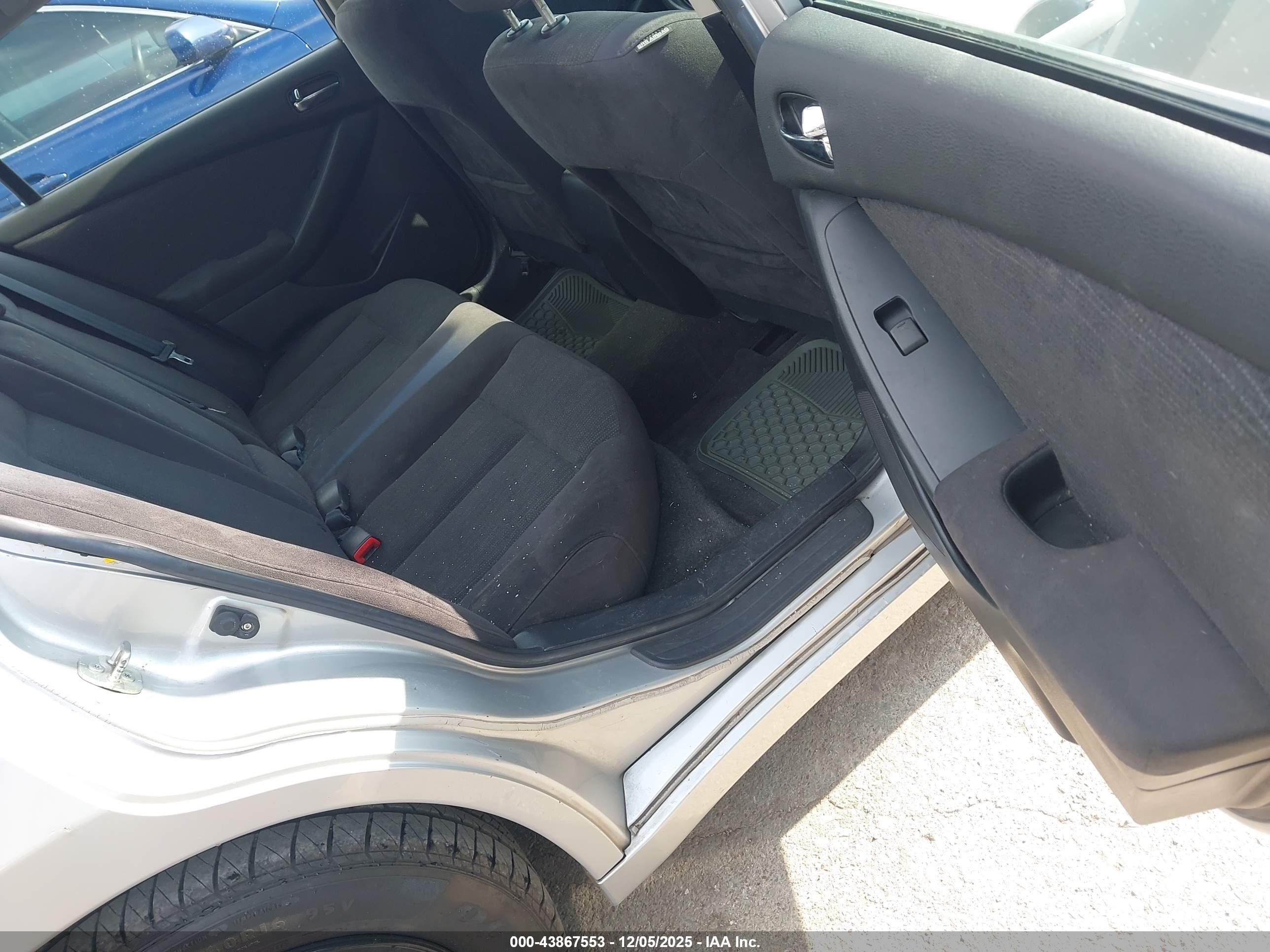 NISSAN ALTIMA image 8
