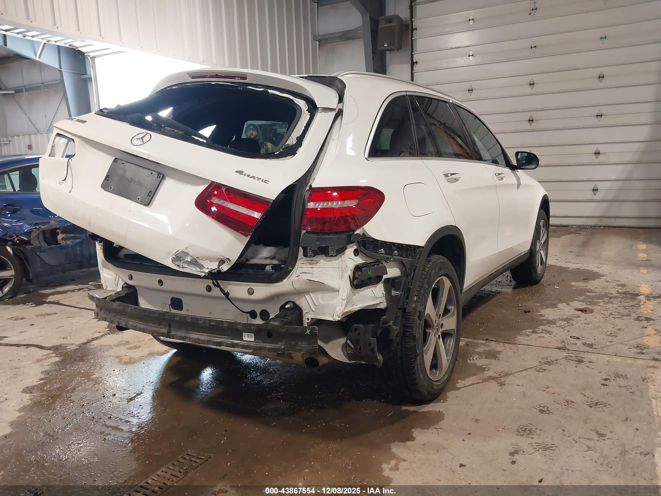 MERCEDES-BENZ GLC image 4