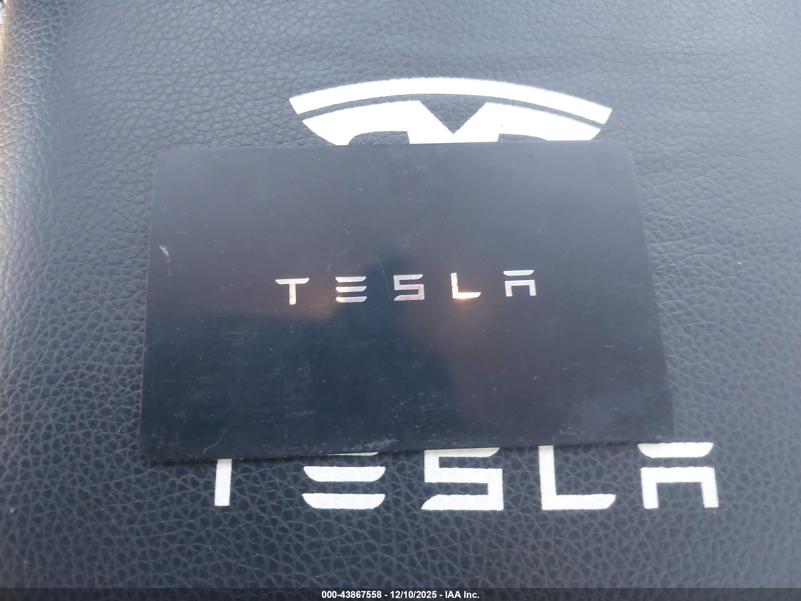 TESLA MODEL image 11