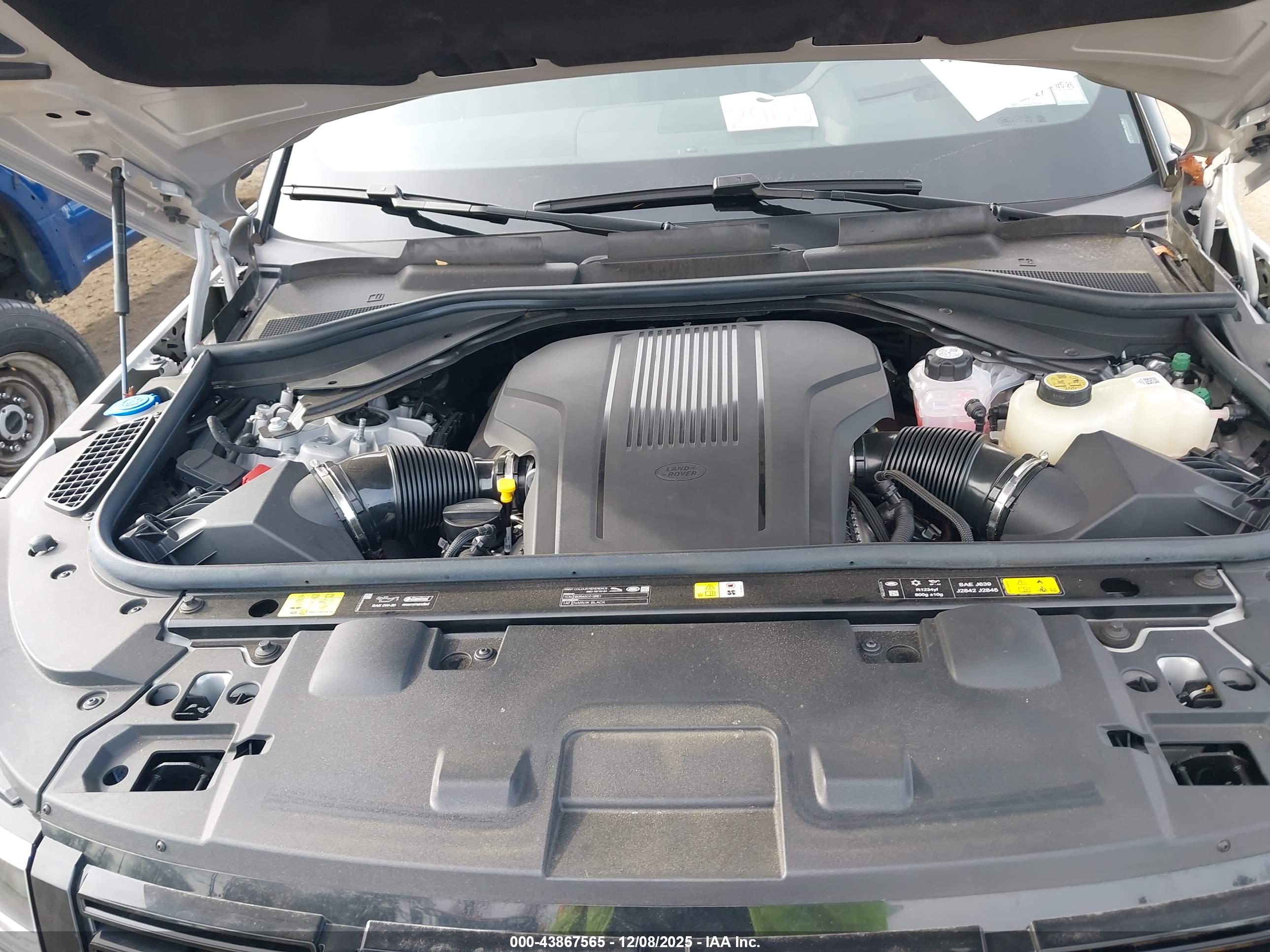 LAND ROVER image 10