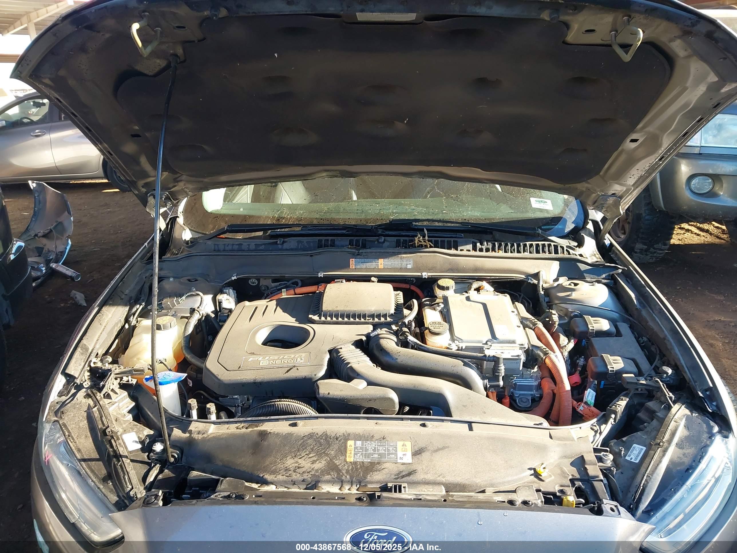 FORD FUSION image 10