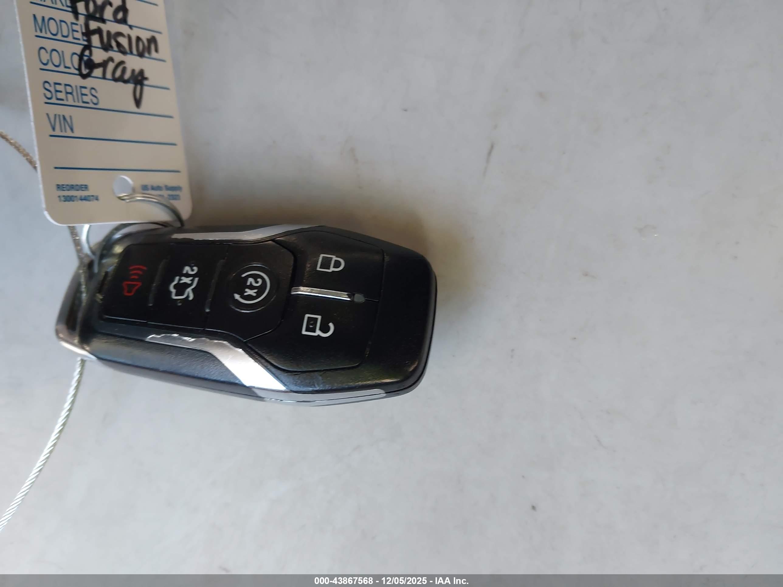 FORD FUSION image 11