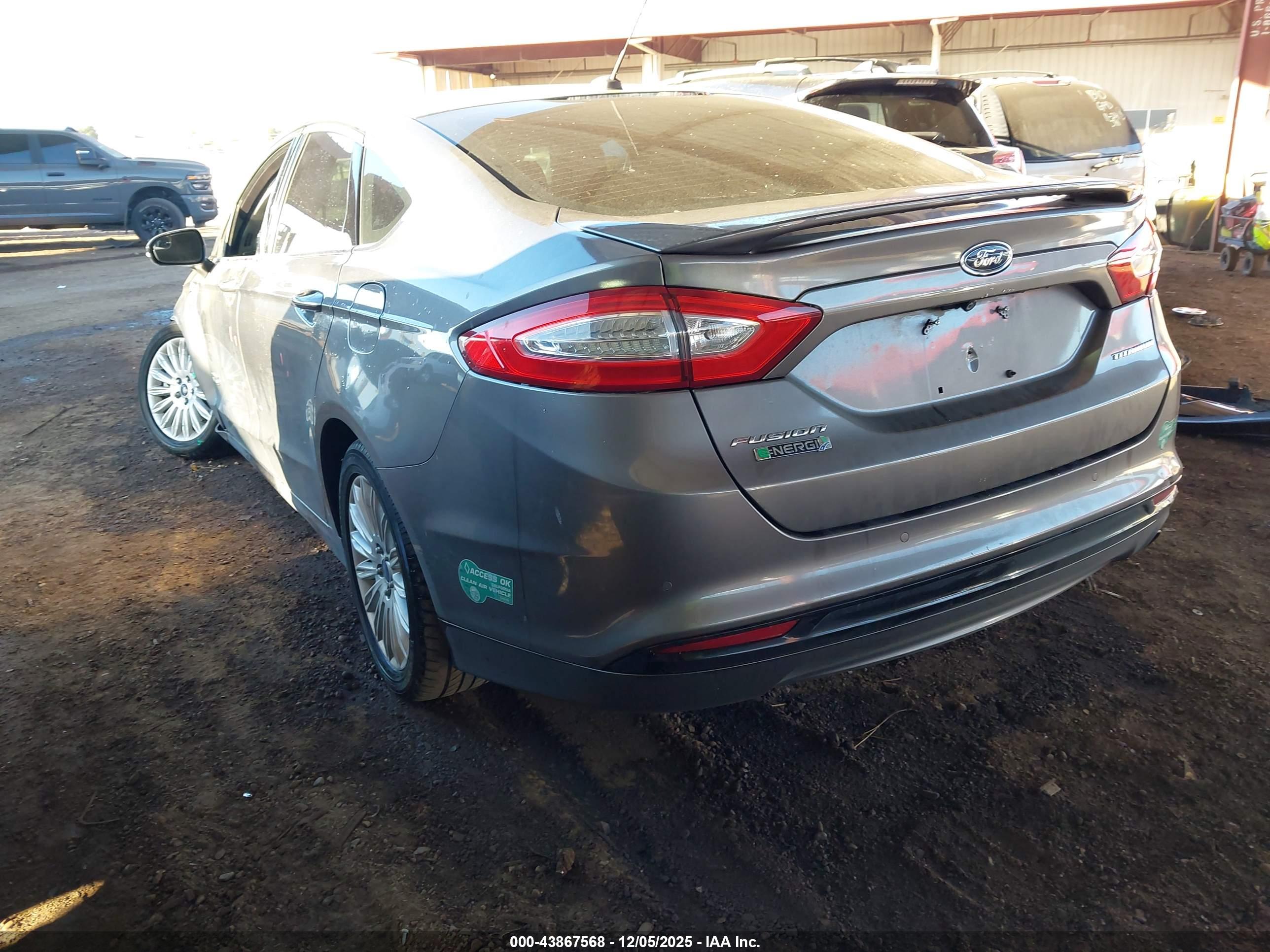 FORD FUSION image 3