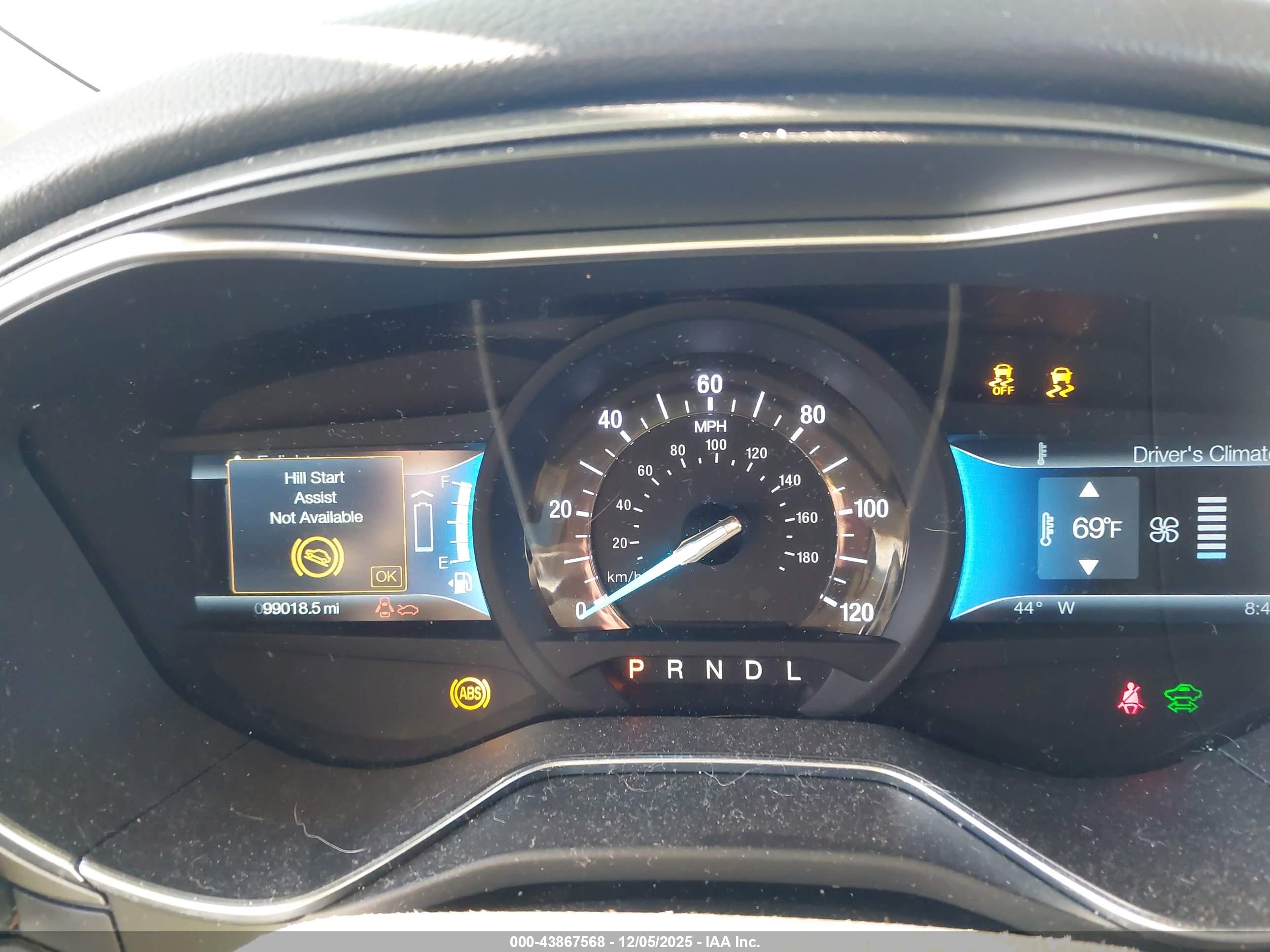 FORD FUSION image 7