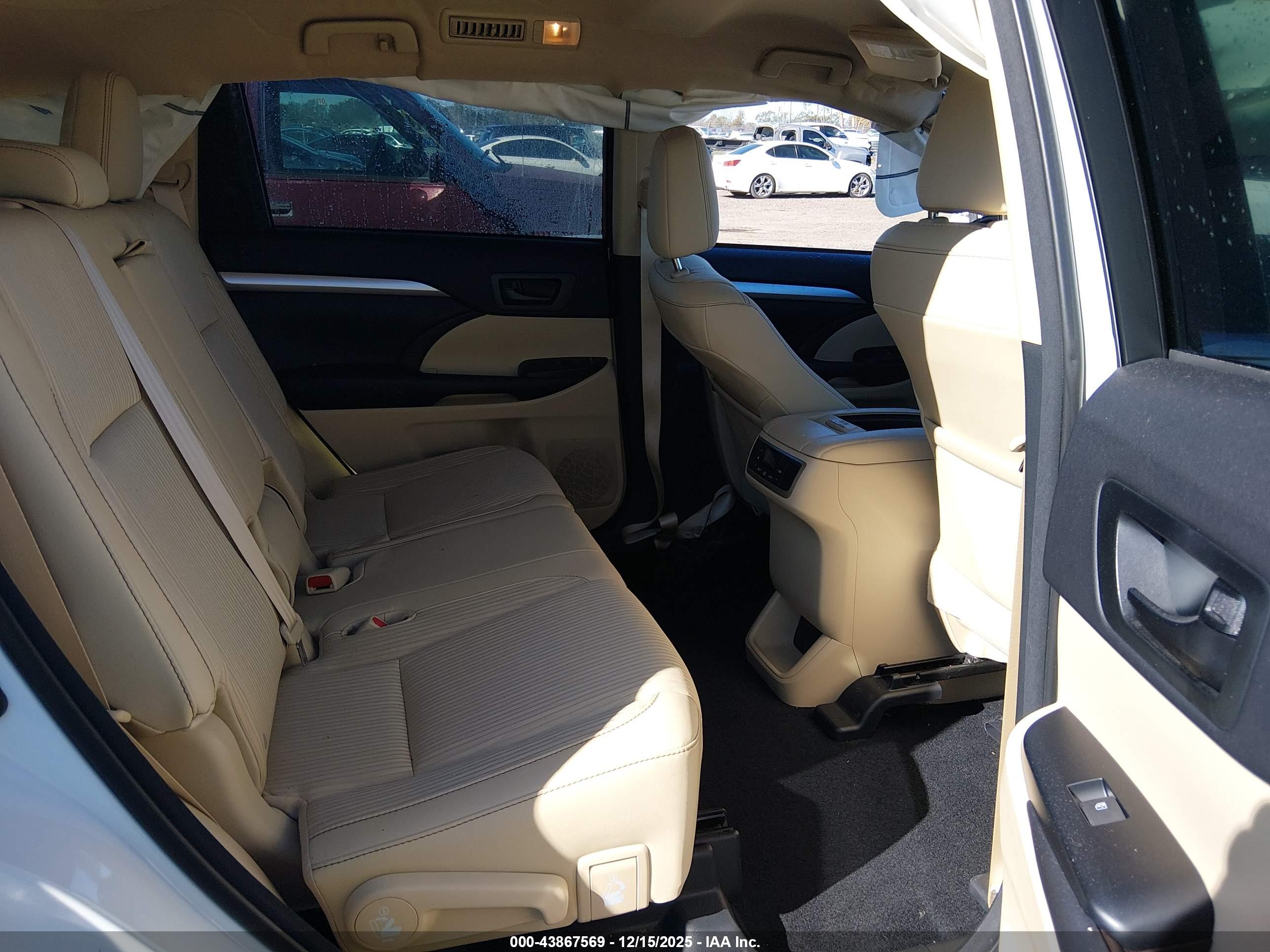 TOYOTA HIGHLANDER image 8