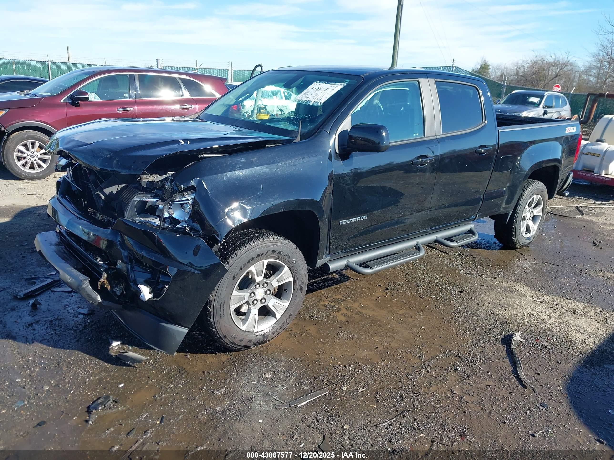 CHEVROLET COLORADO image 2
