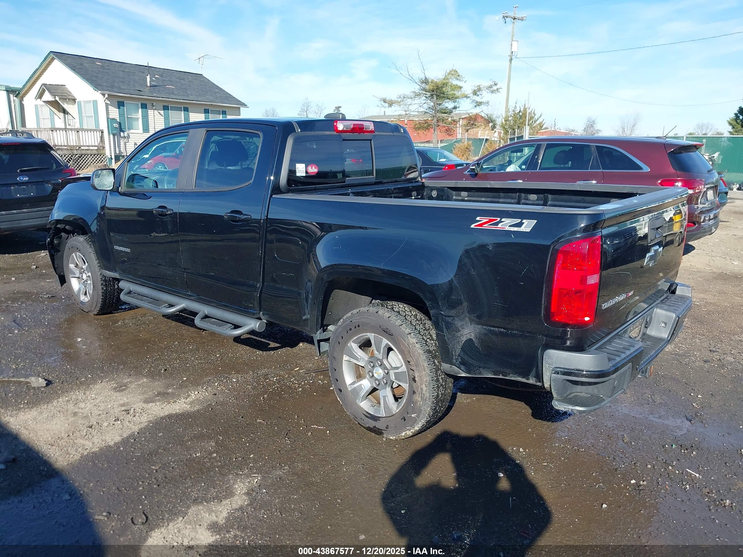 CHEVROLET COLORADO image 3
