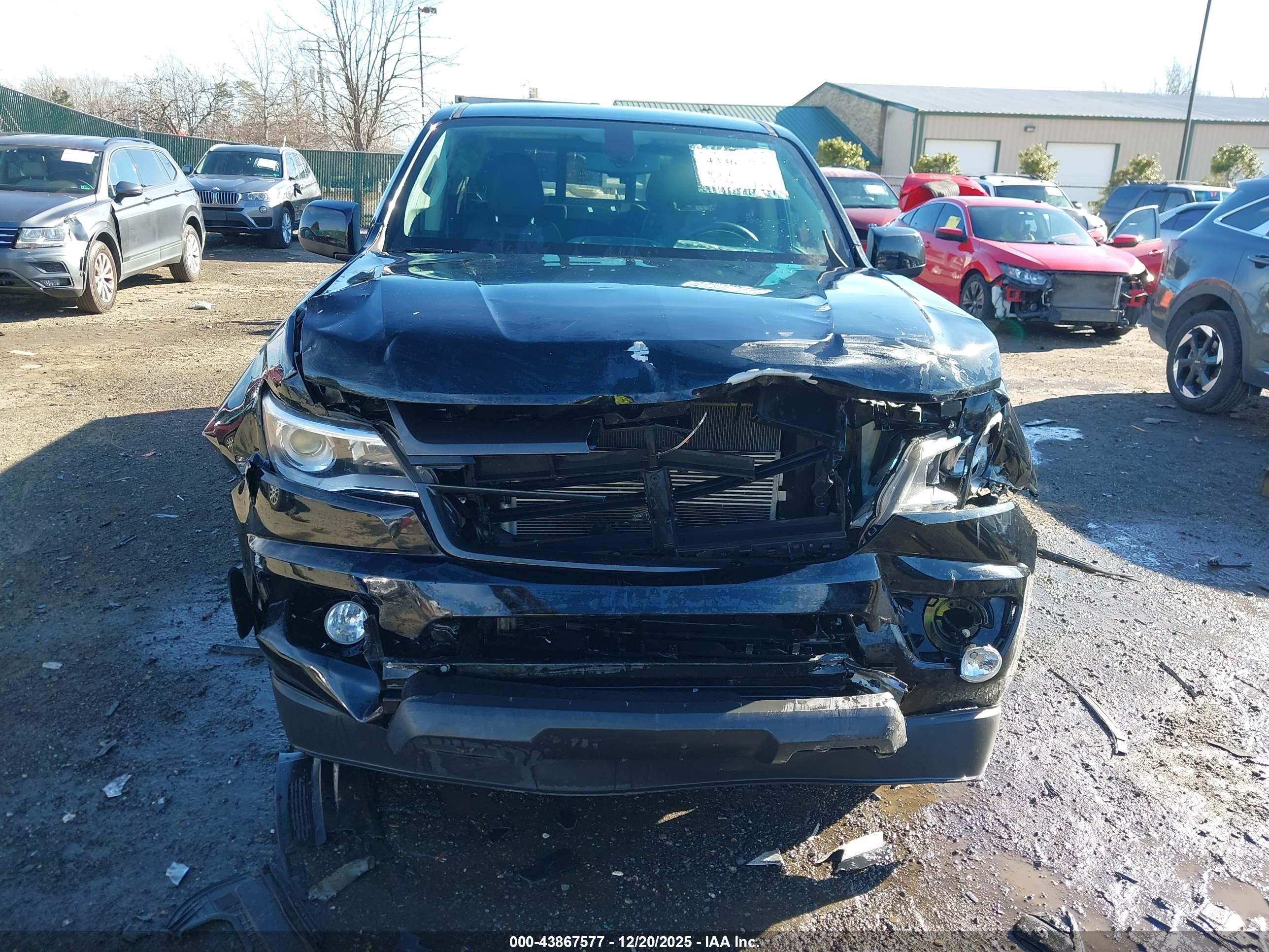 CHEVROLET COLORADO image 6