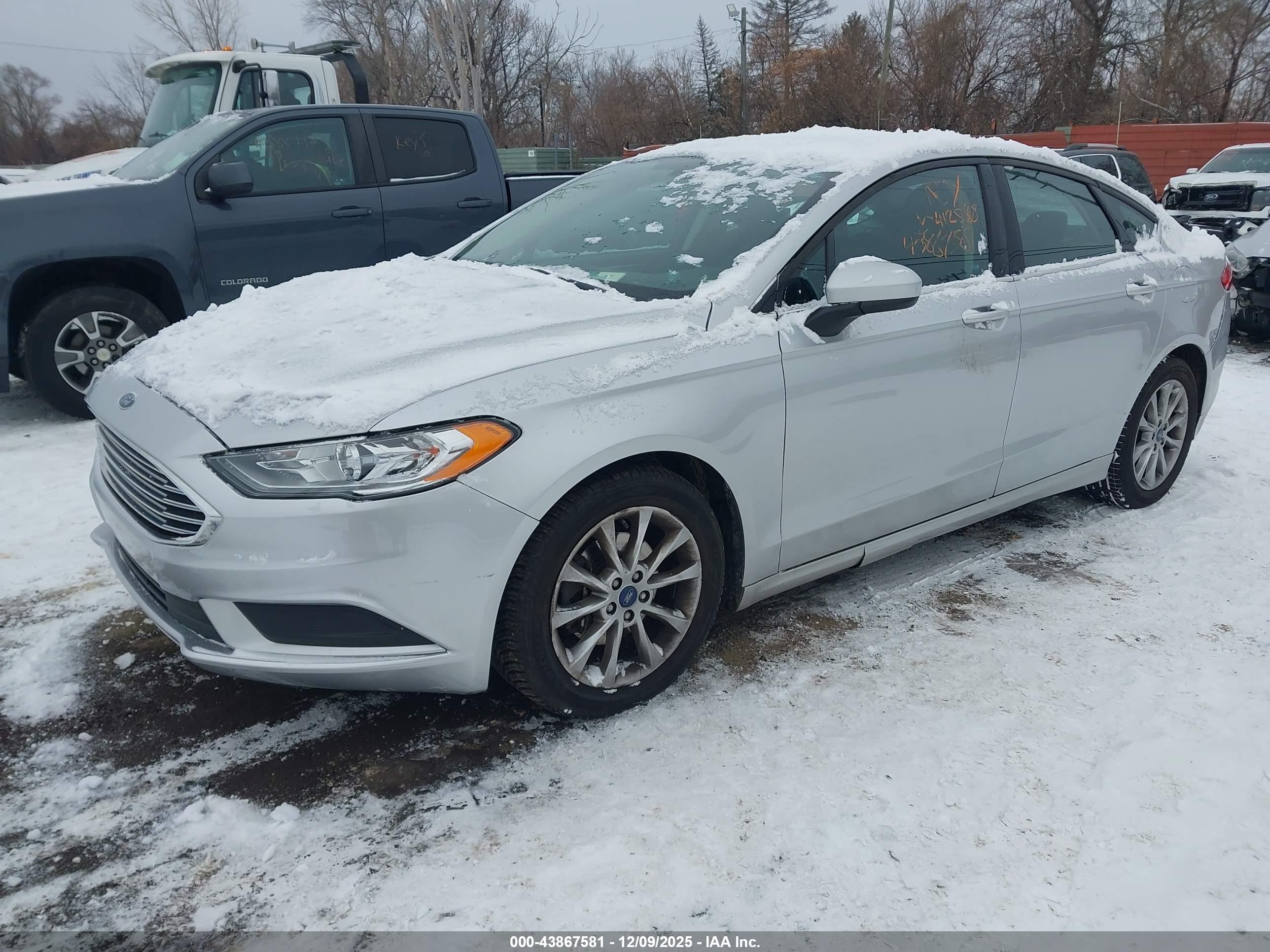 FORD FUSION image 2