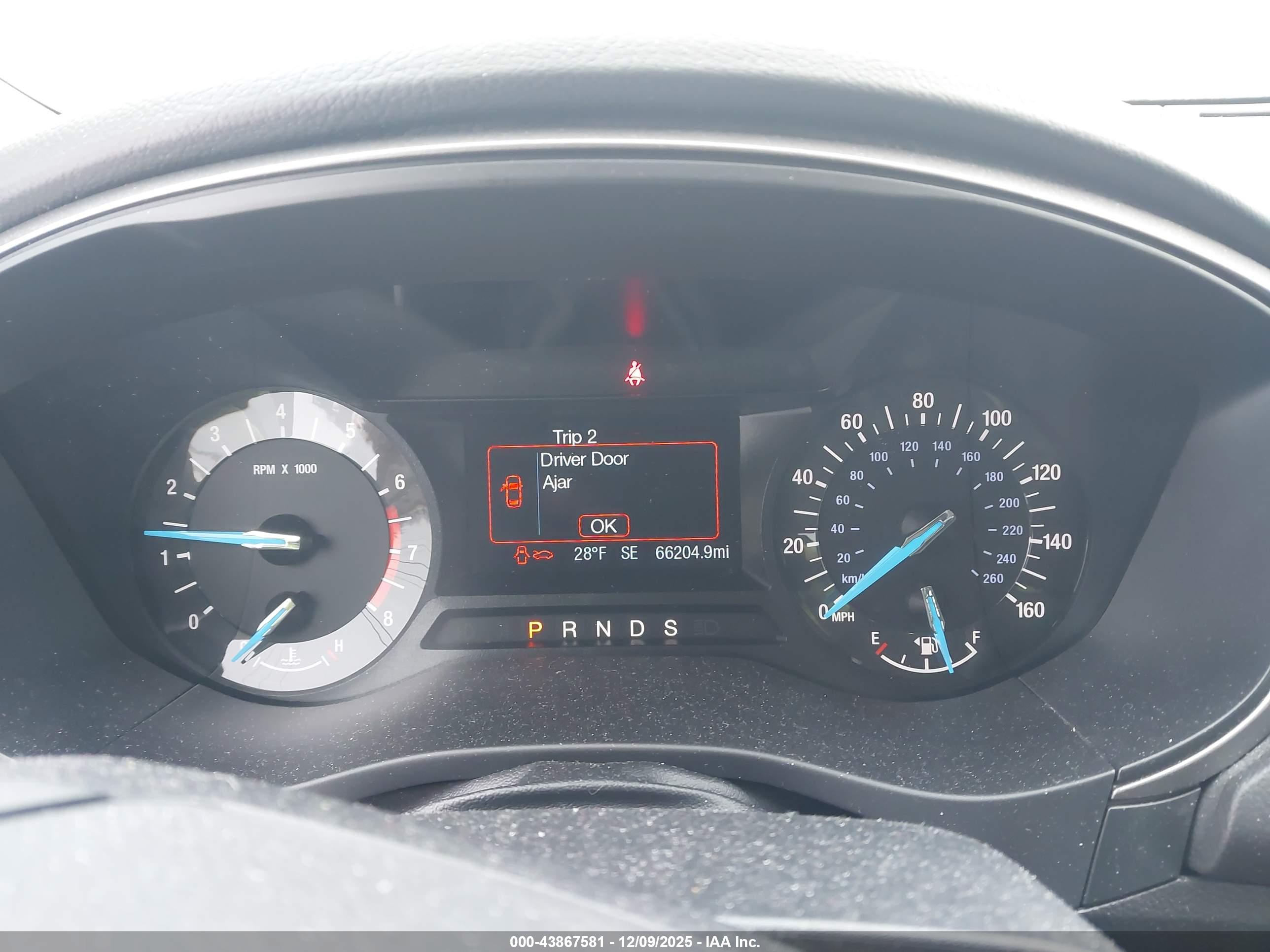 FORD FUSION image 7