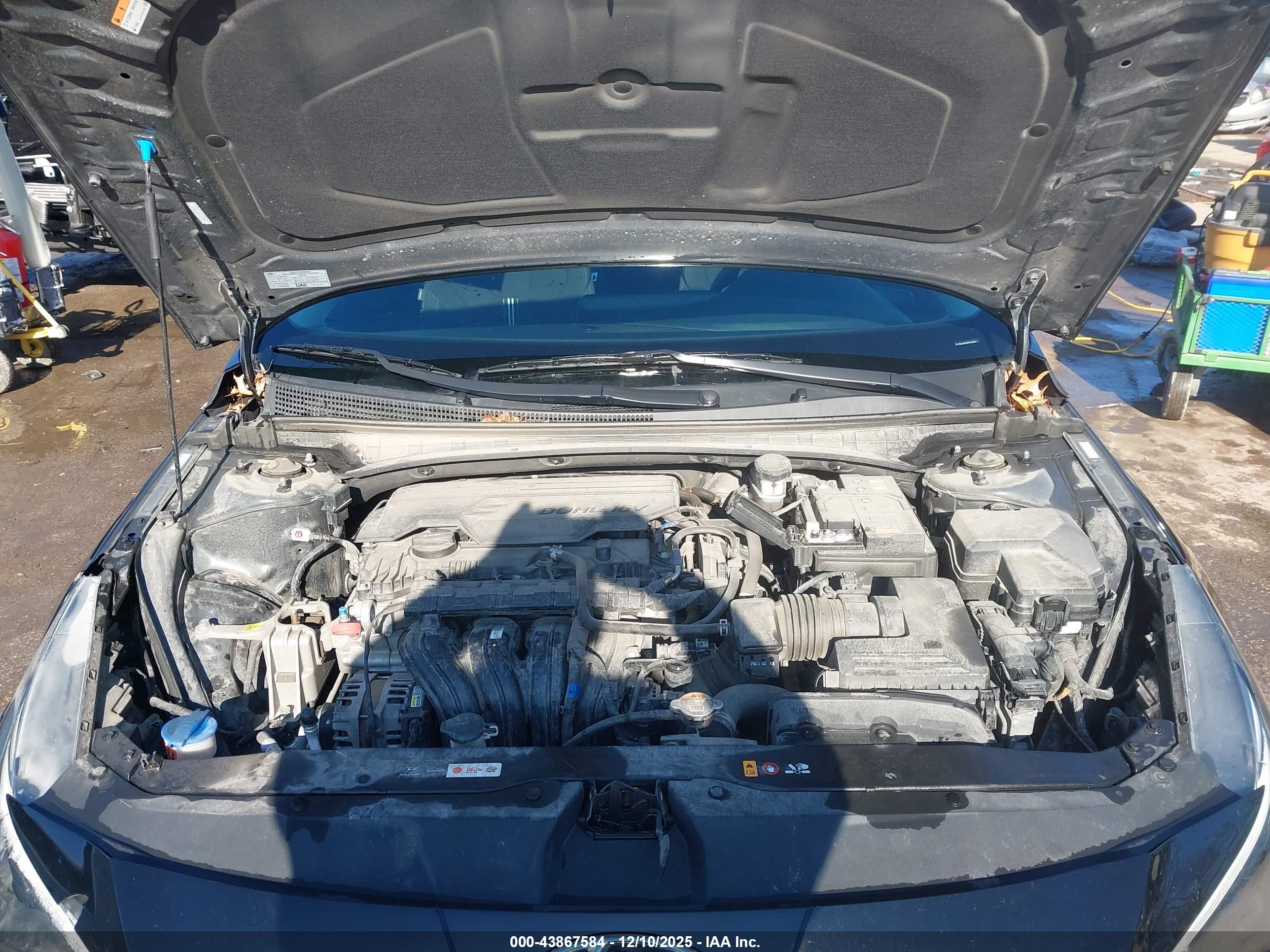 HYUNDAI ELANTRA image 10