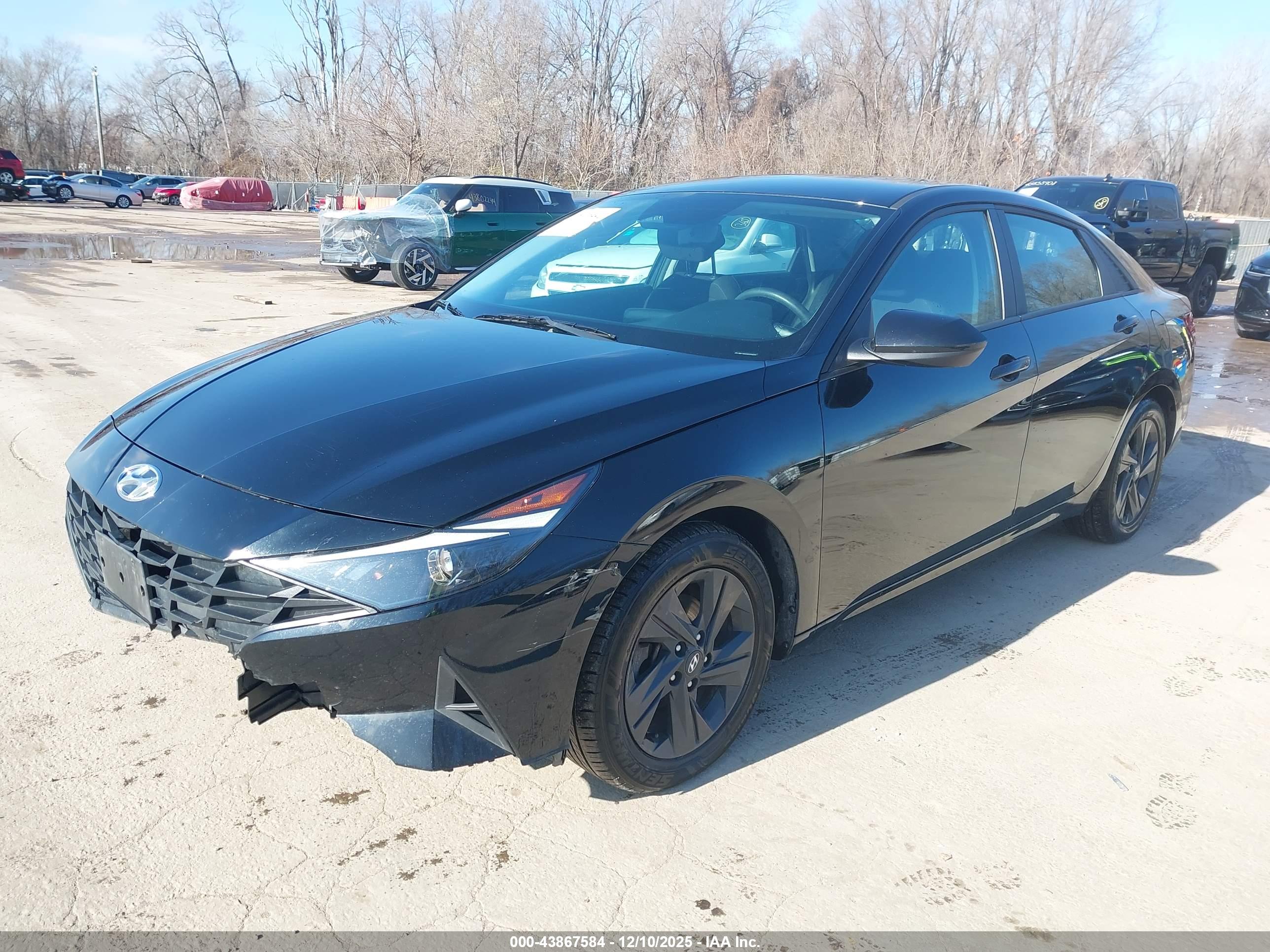 HYUNDAI ELANTRA image 2