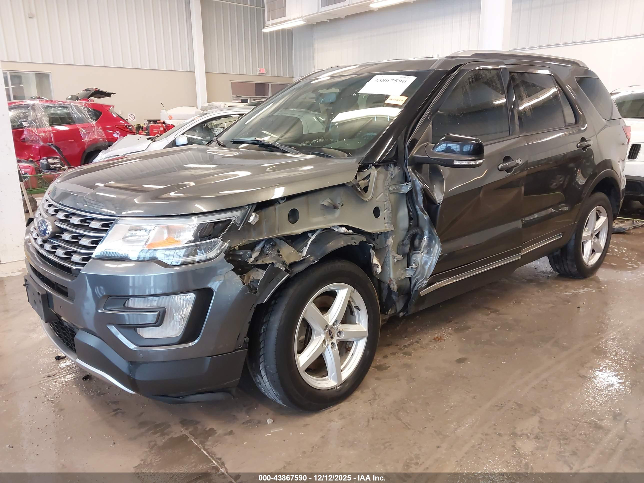 FORD EXPLORER image 2