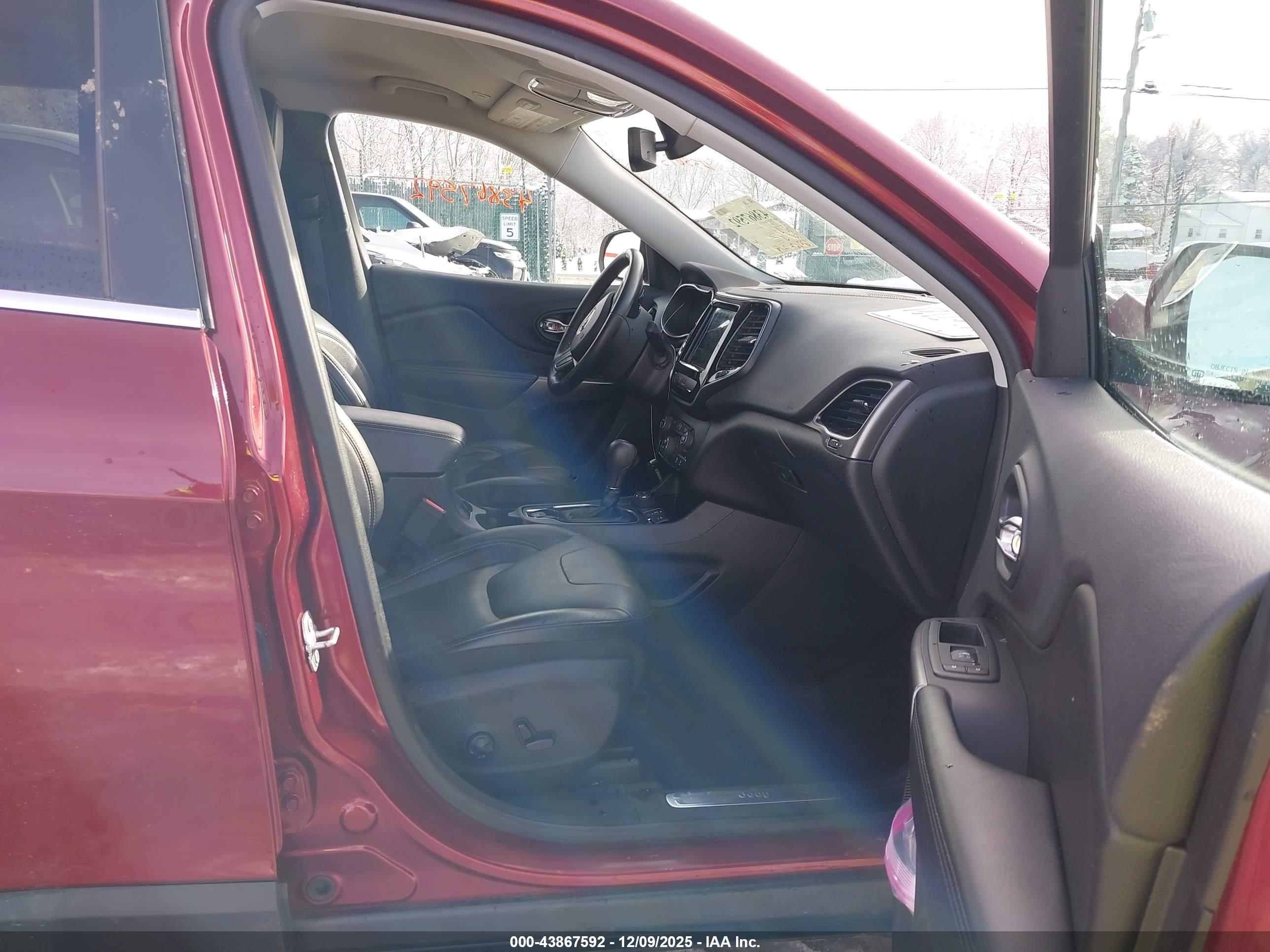 JEEP CHEROKEE image 5