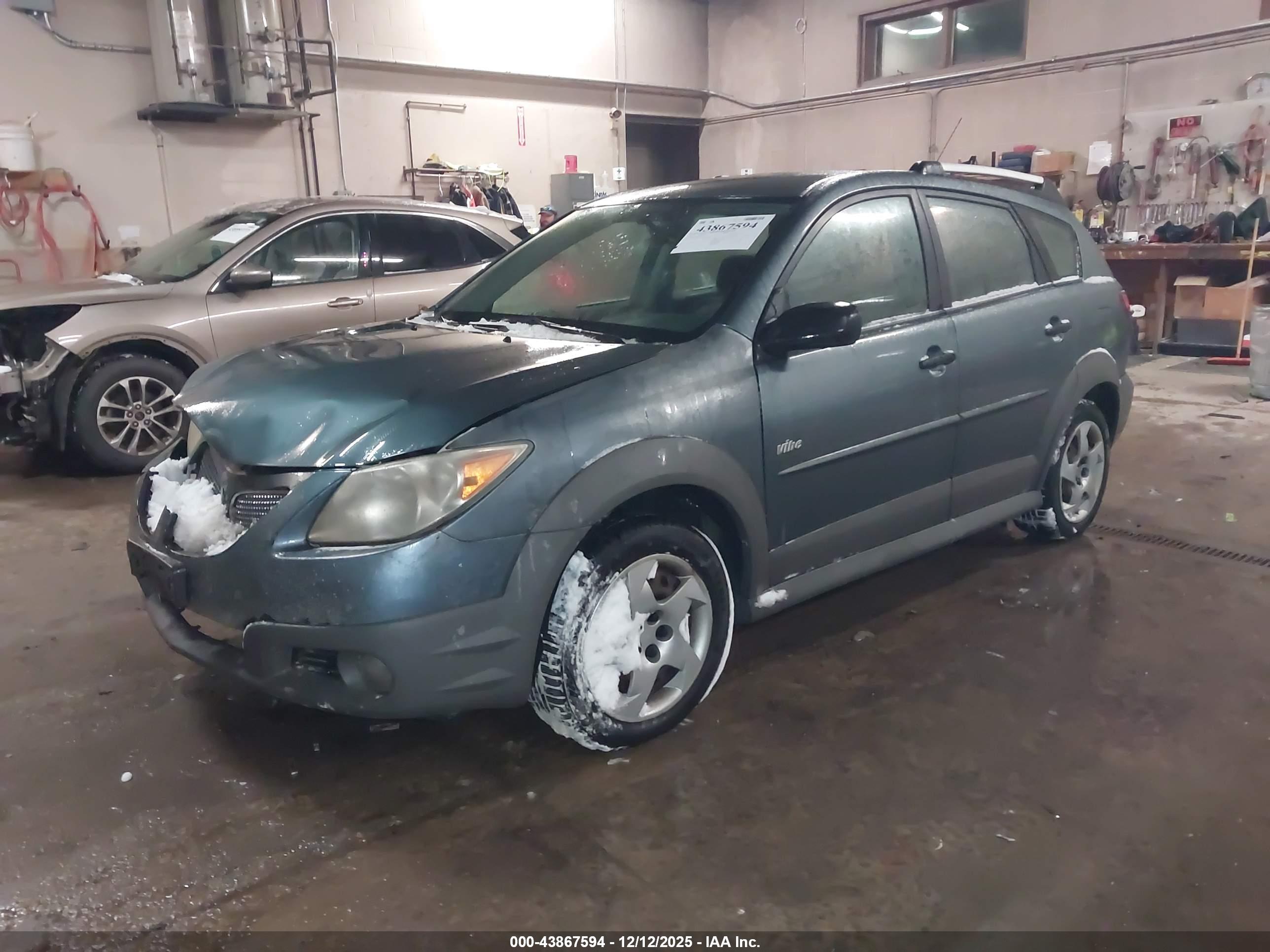 PONTIAC VIBE image 2