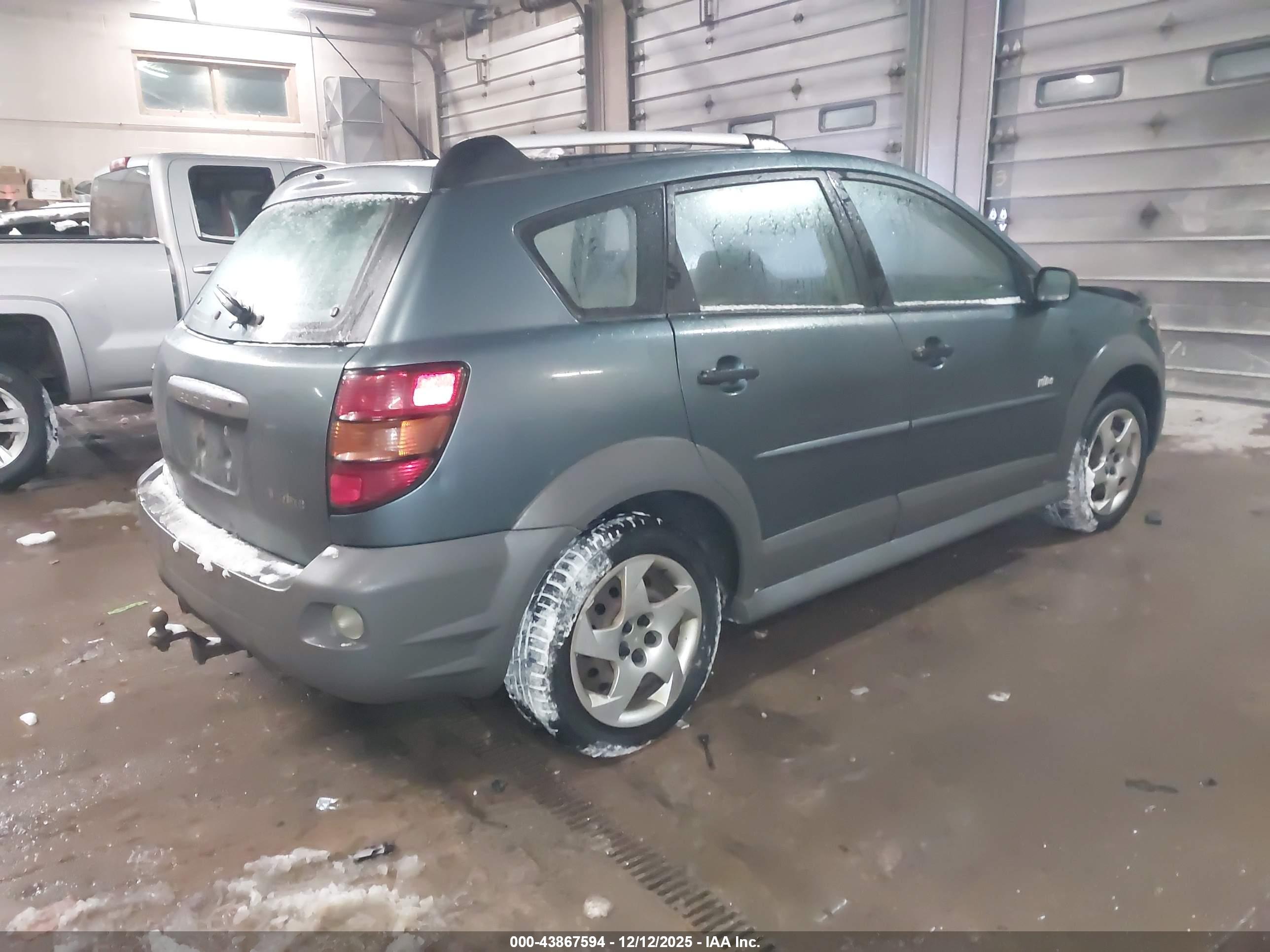 PONTIAC VIBE image 4
