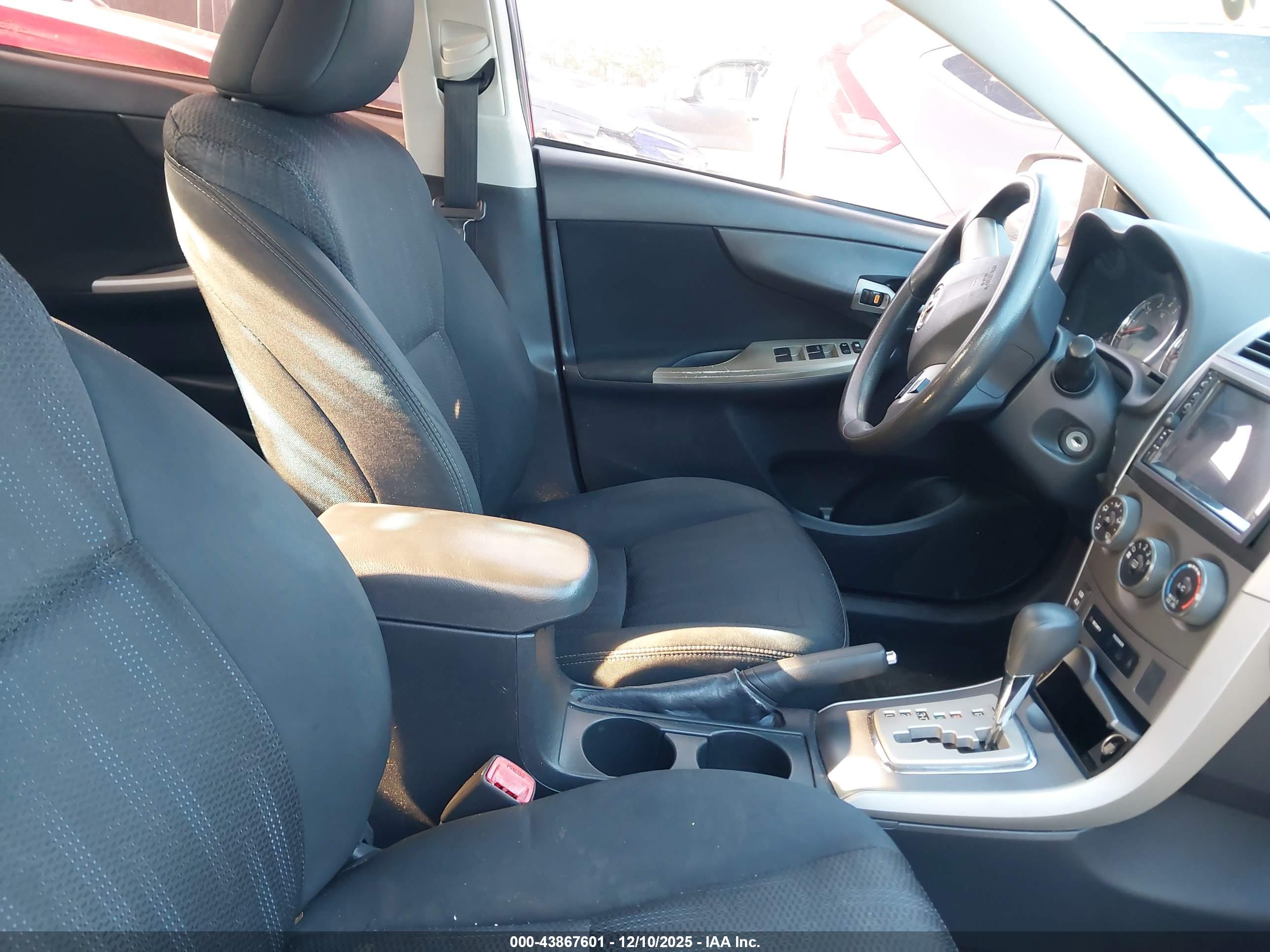 TOYOTA COROLLA image 5