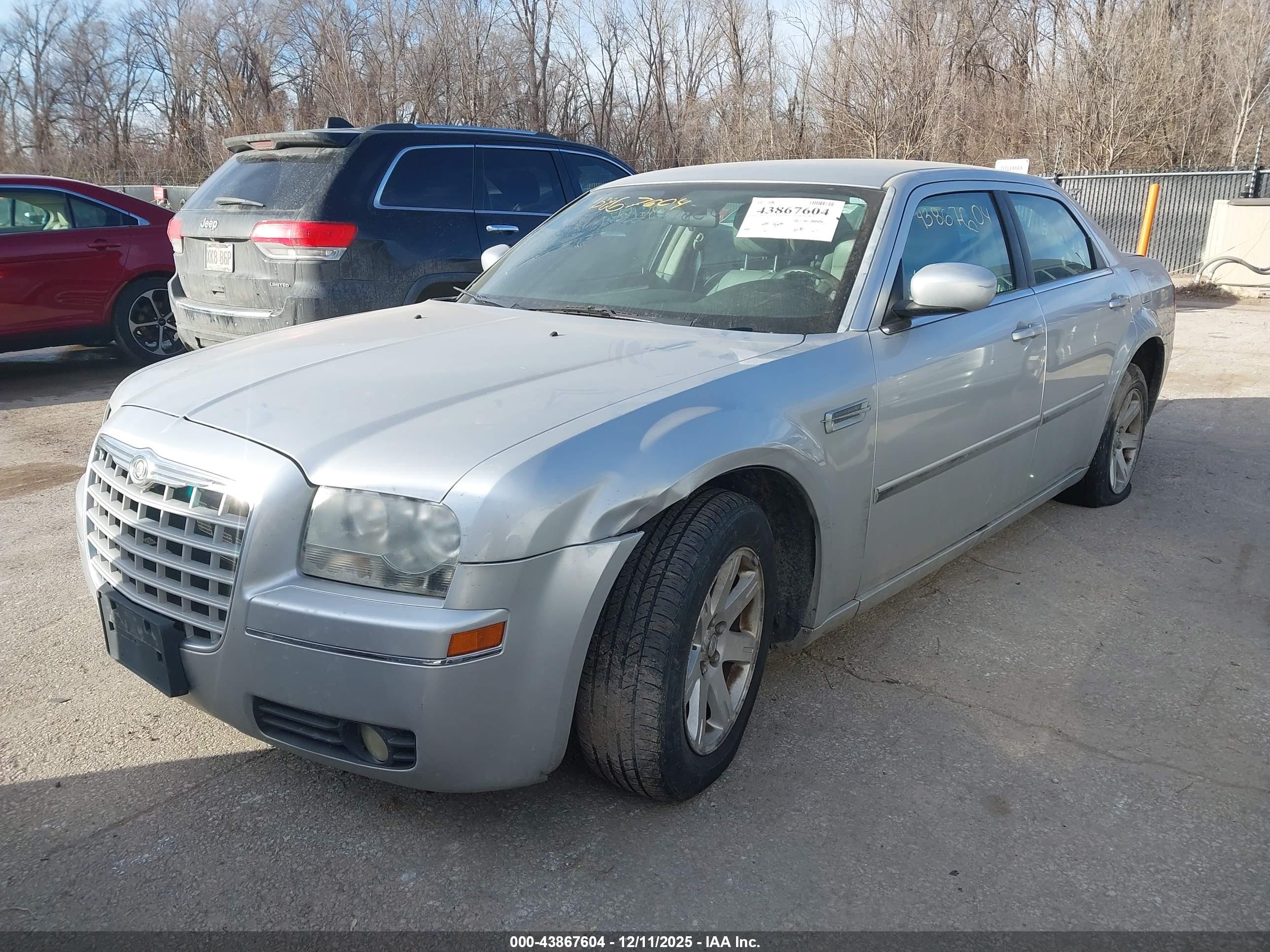 CHRYSLER 300 image 2