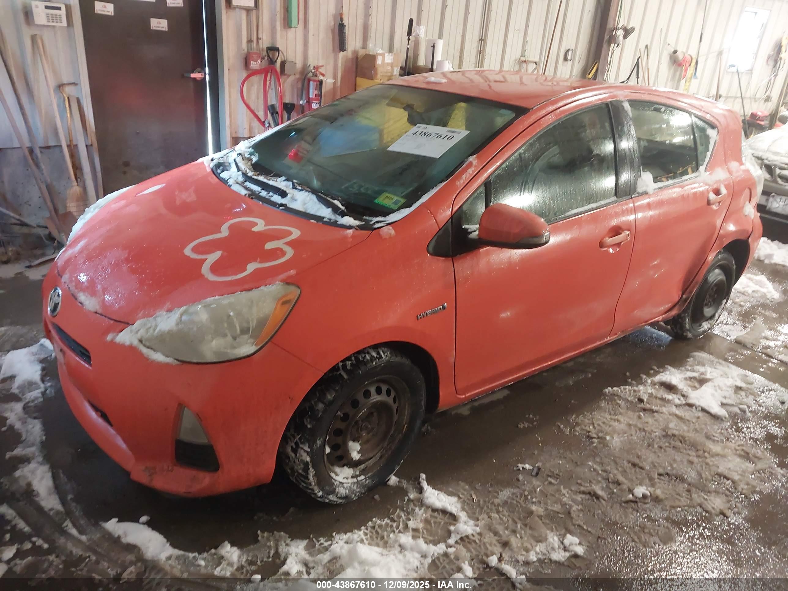 TOYOTA PRIUS image 2