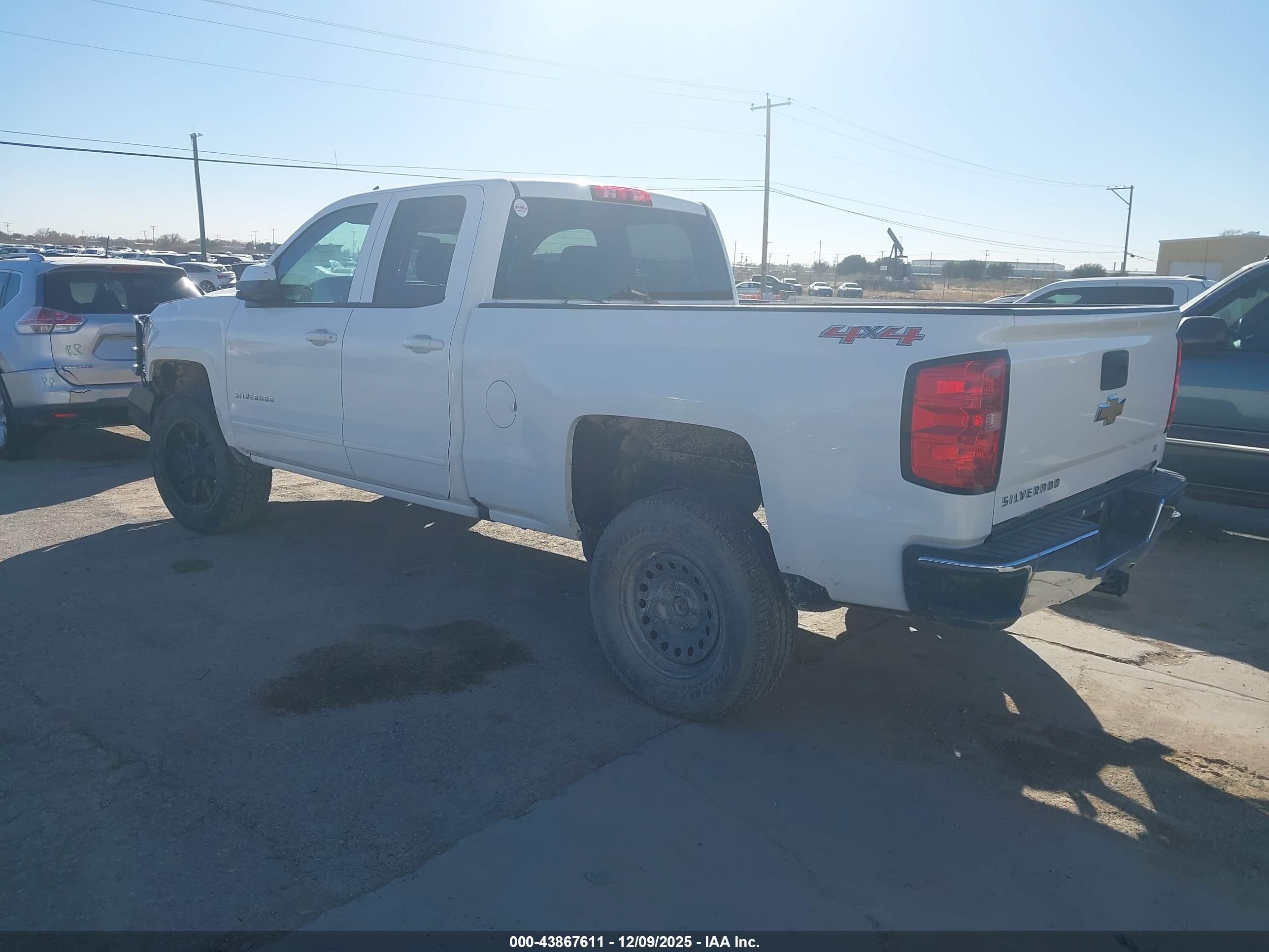 CHEVROLET SILVERADO image 3