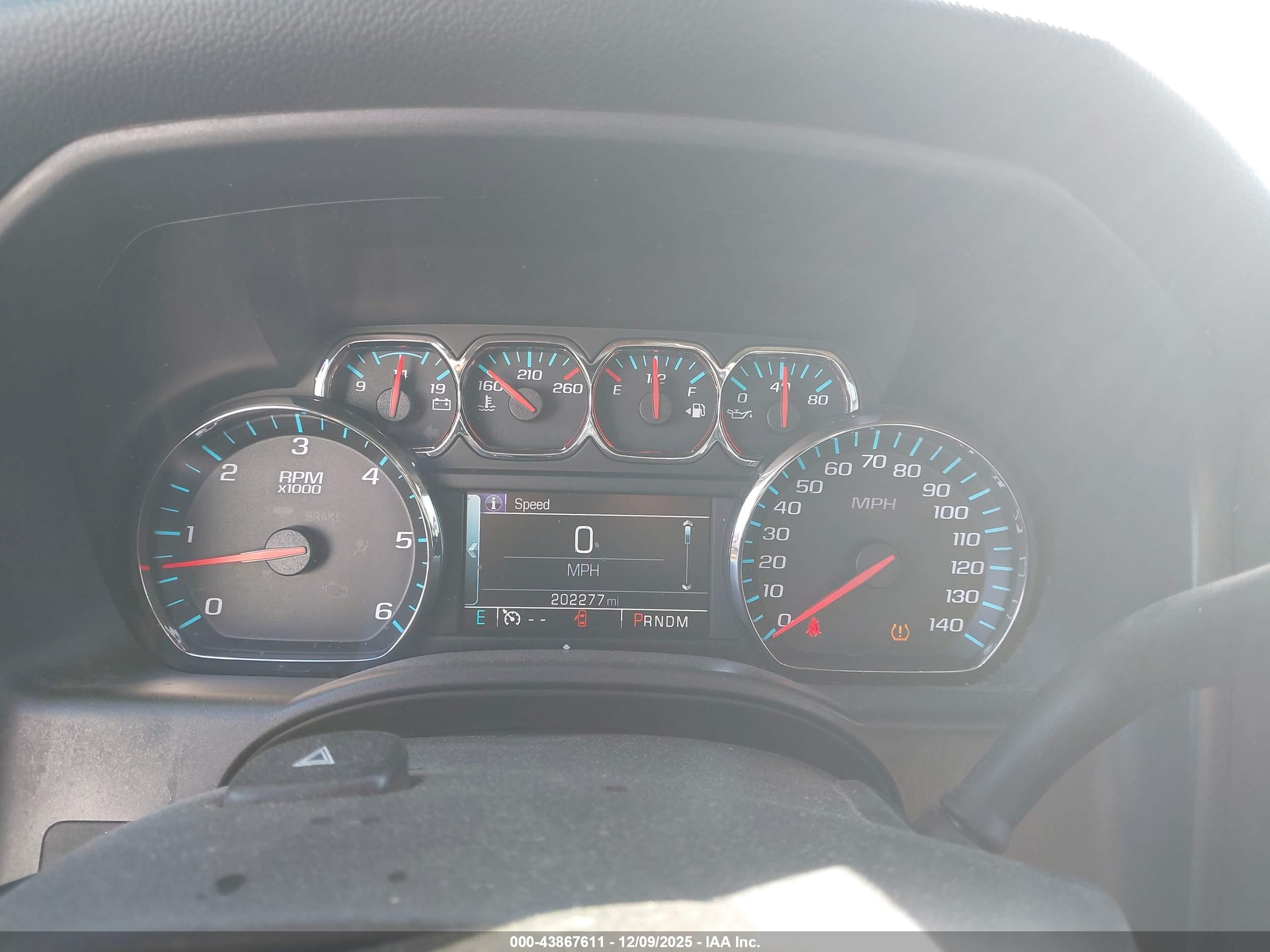 CHEVROLET SILVERADO image 7