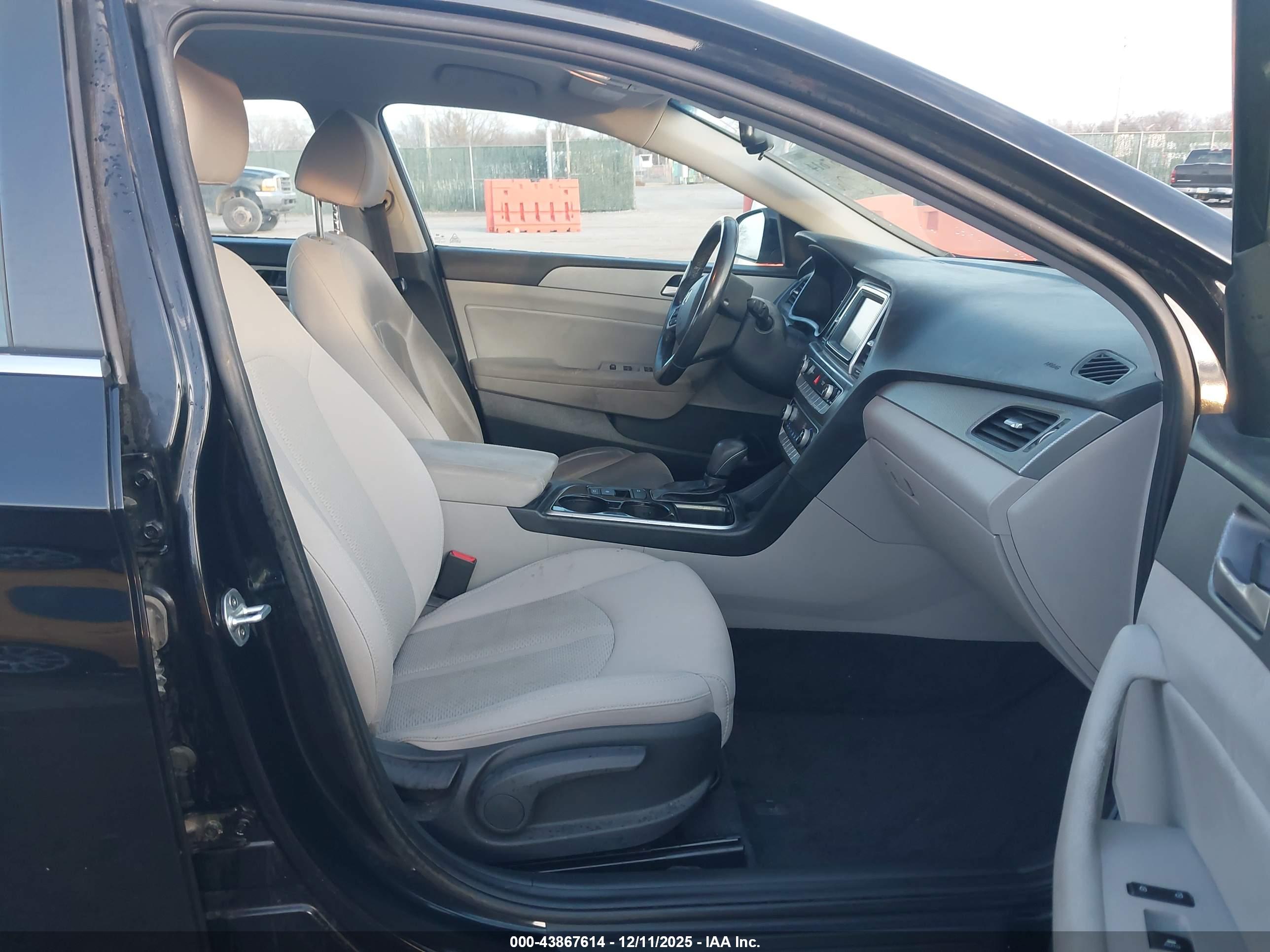 HYUNDAI SONATA image 5