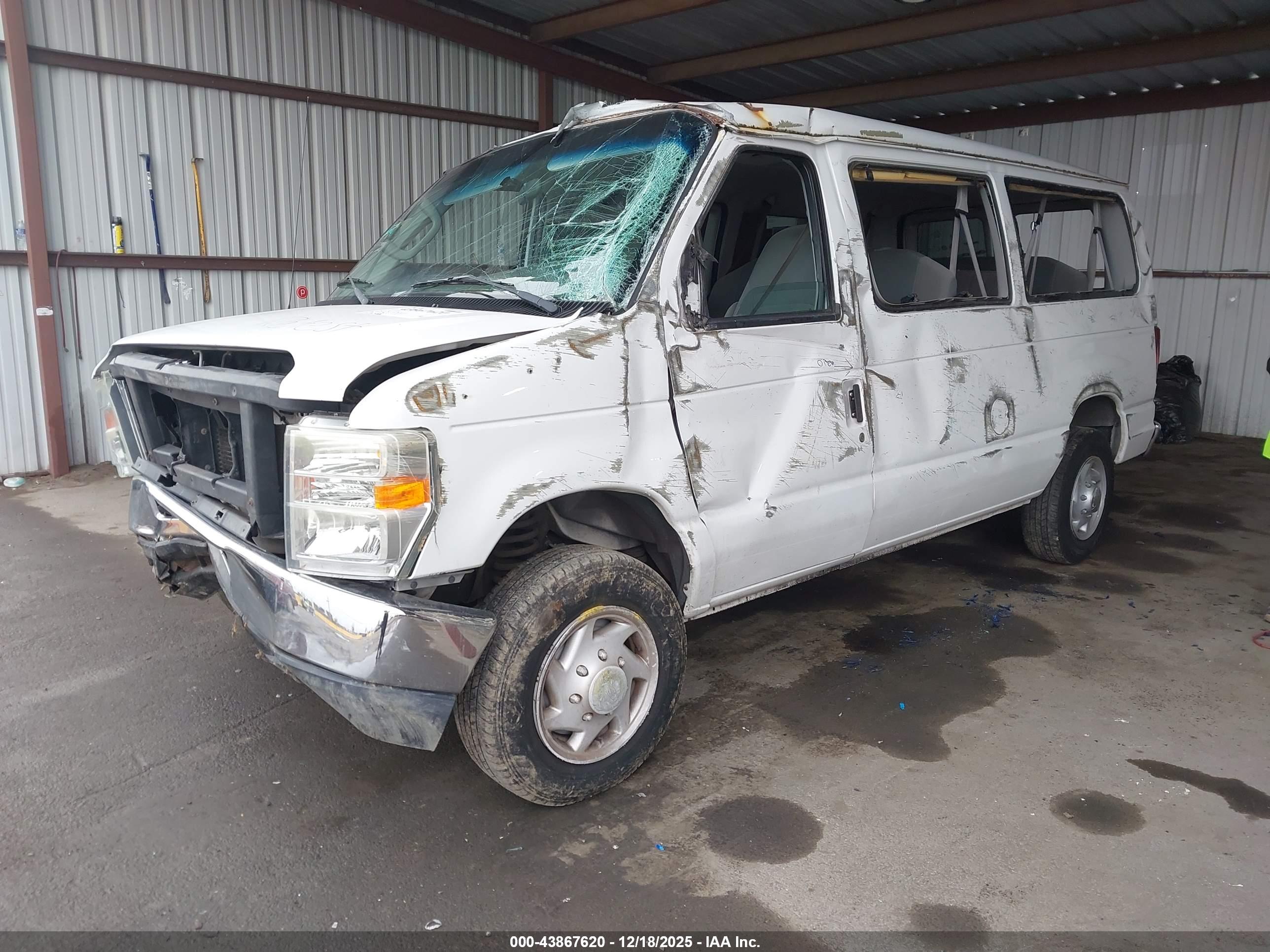 FORD E-150 image 2