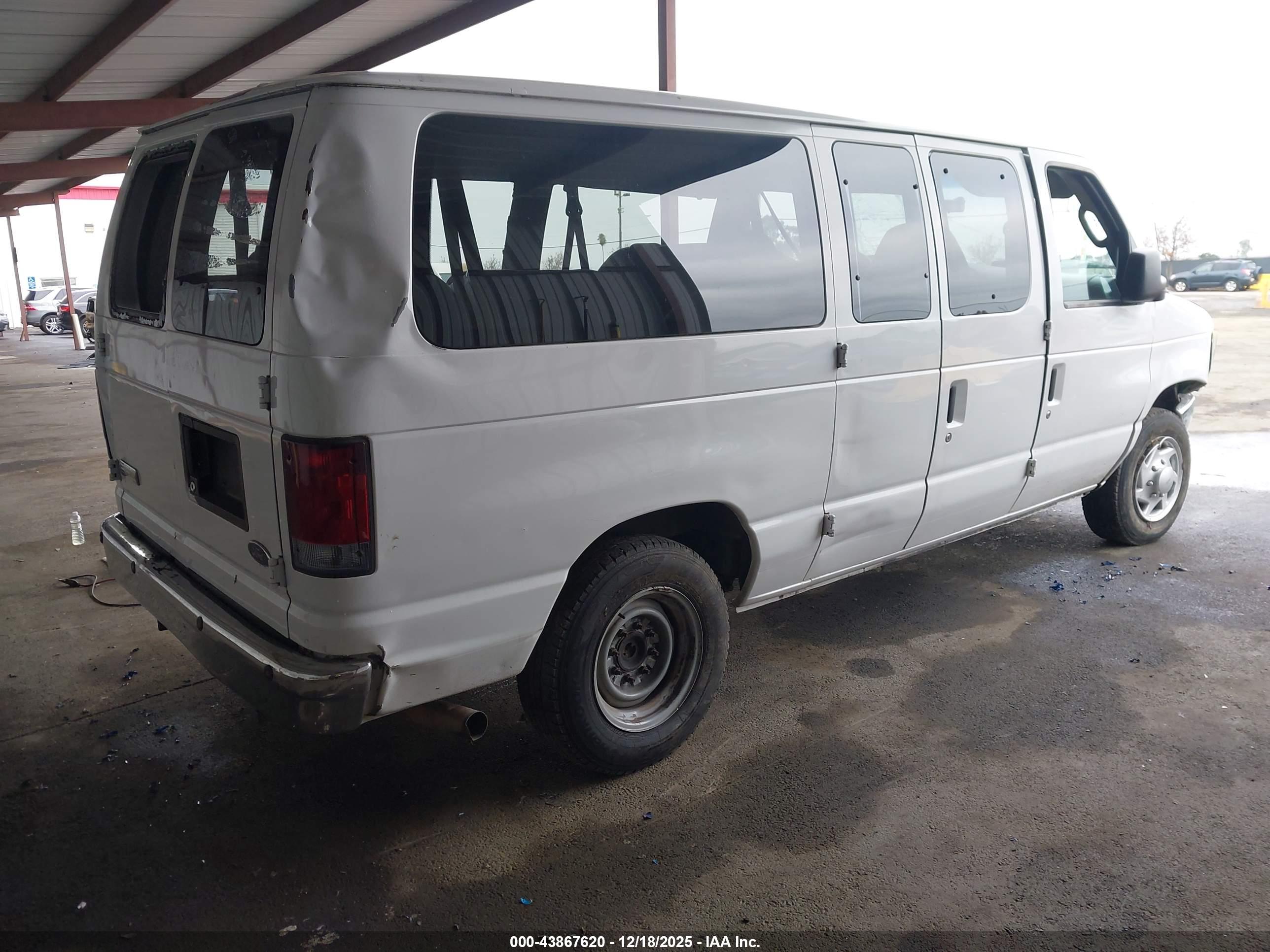 FORD E-150 image 4